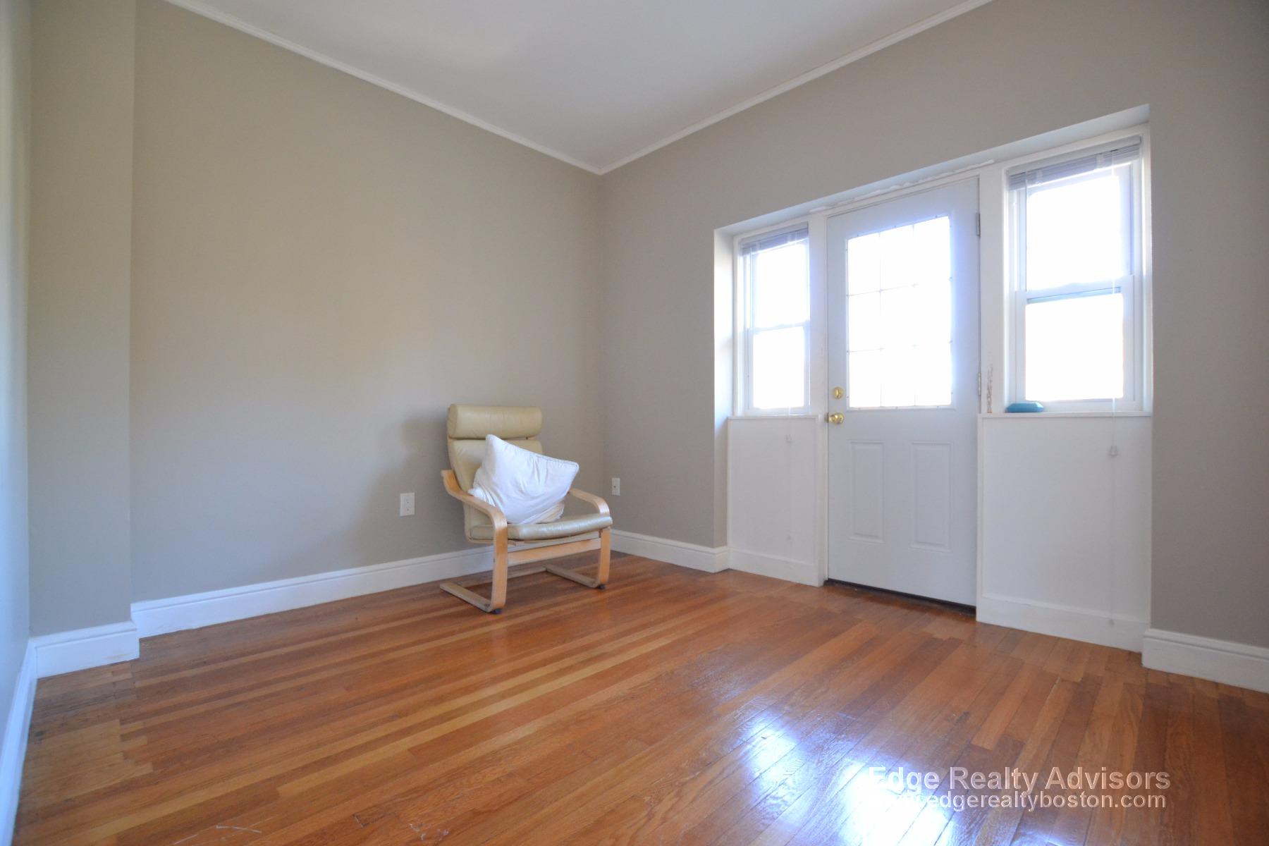 6 bed, 4+ bath apartment for rent at 76 Corey Rd Unit 1, Brighton — photo 9 of 21