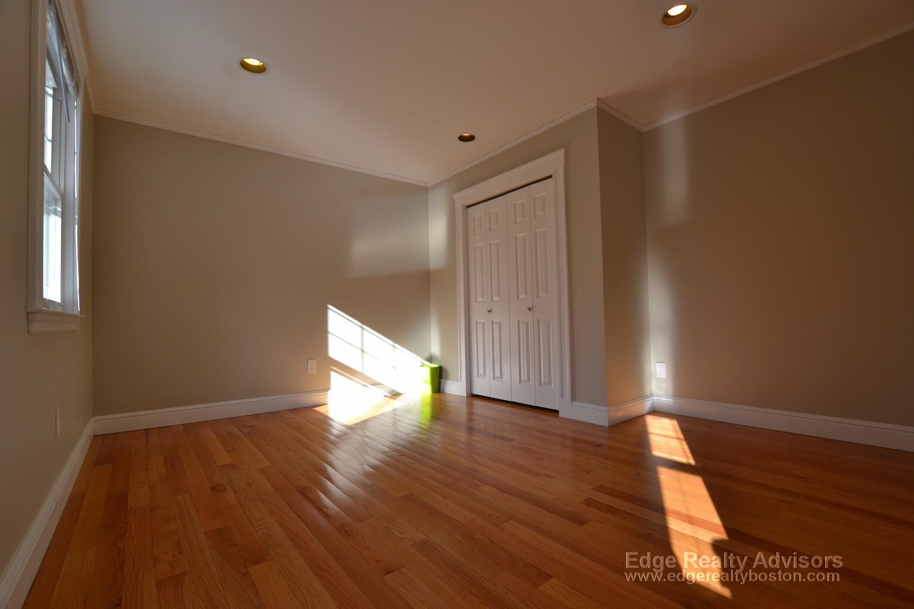 6 bed, 4+ bath apartment for rent at 76 Corey Rd Unit 1, Brighton — photo 12 of 21