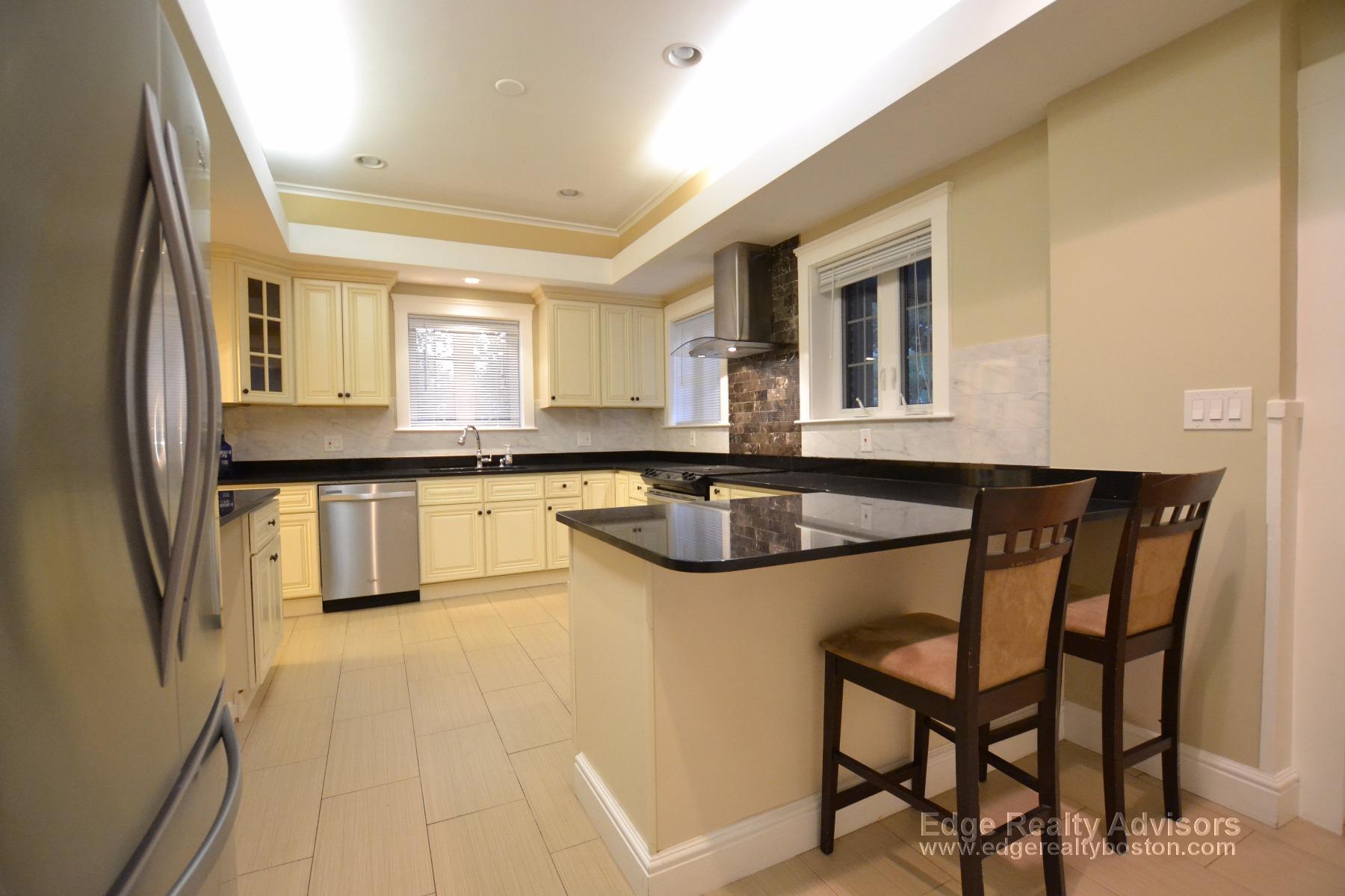 6 bed, 4+ bath apartment for rent at 76 Corey Rd Unit 1, Brighton — photo 18 of 21