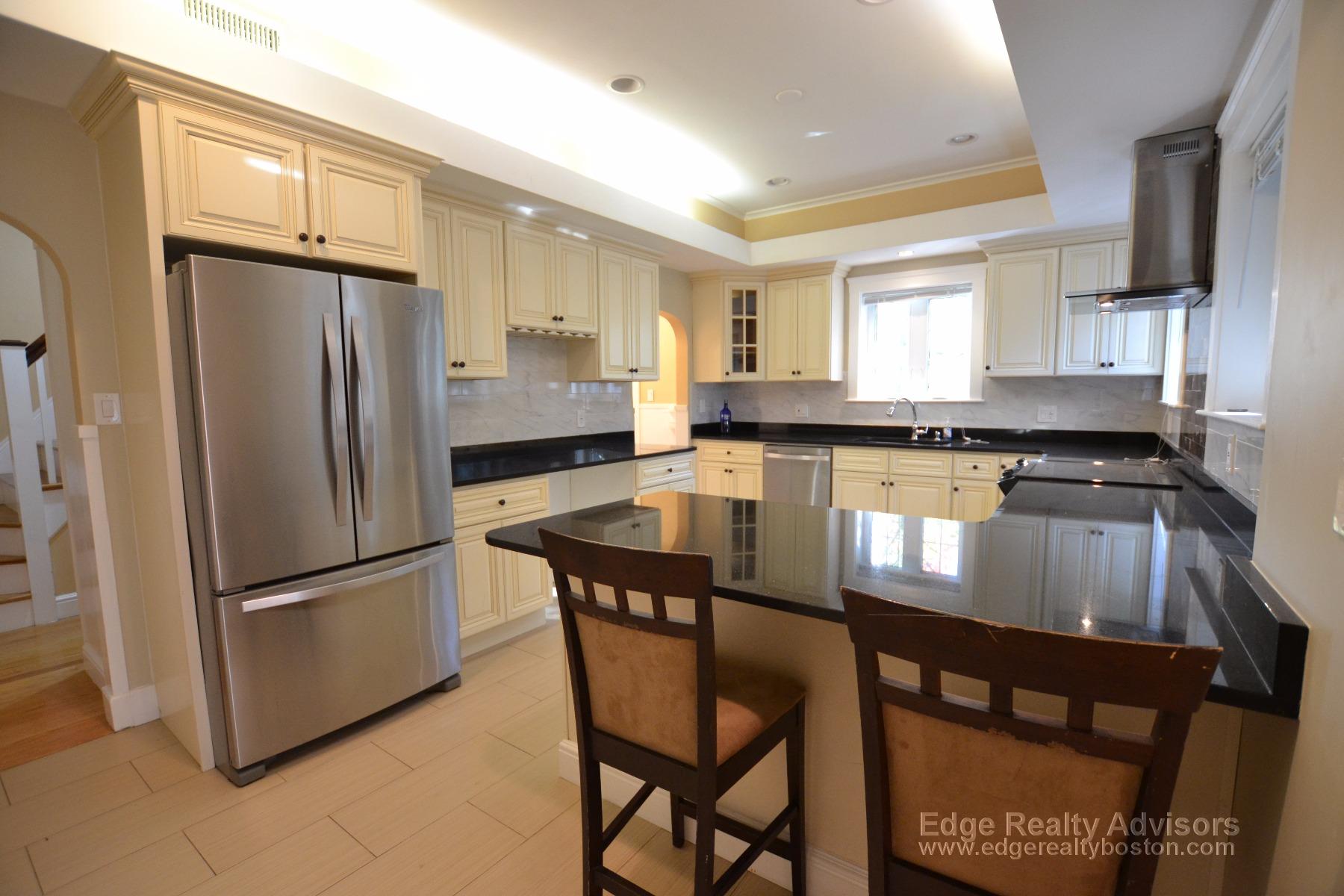 6 bed, 4+ bath apartment for rent at 76 Corey Rd Unit 1, Brighton — photo 1 of 21