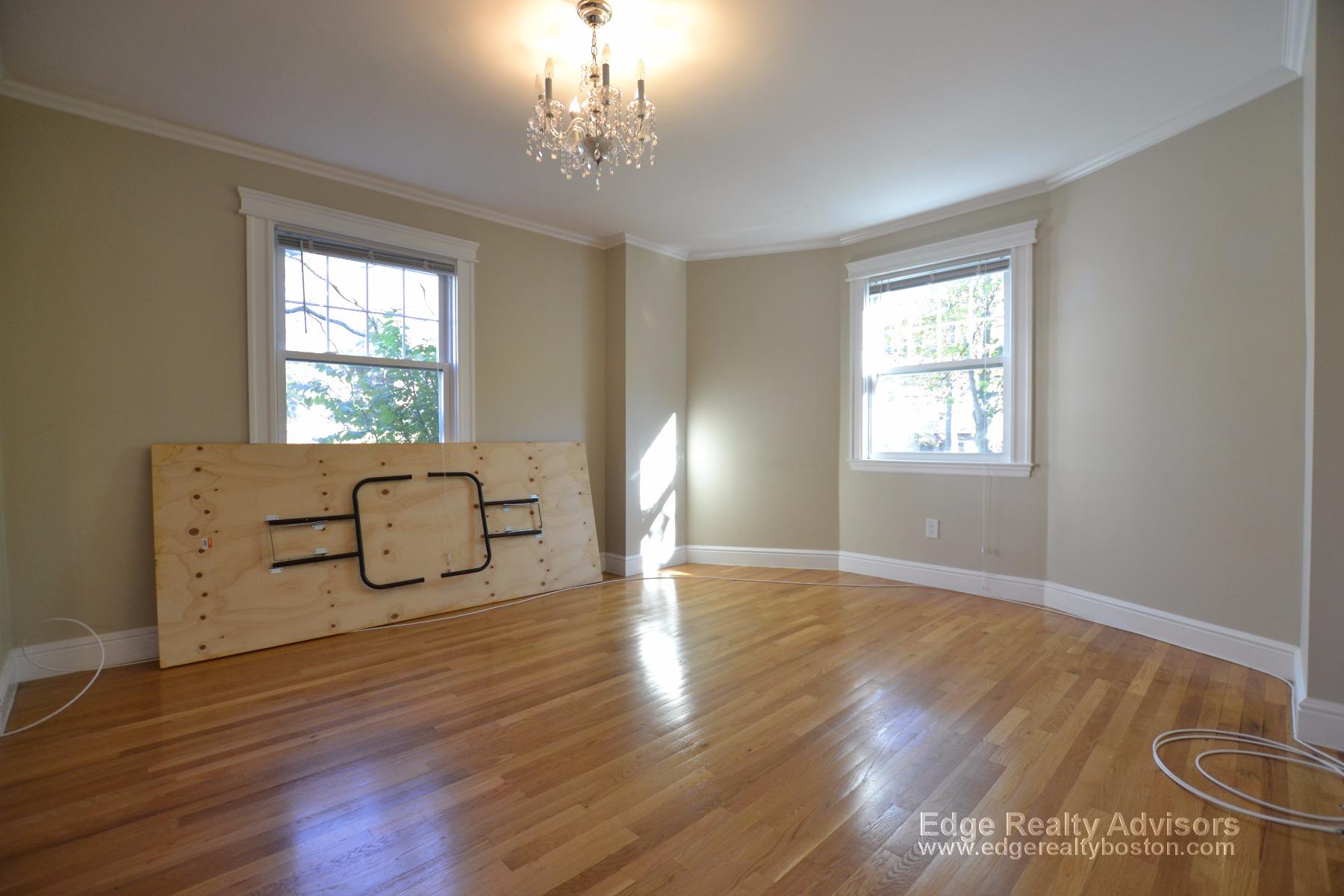 6 bed, 4+ bath apartment for rent at 76 Corey Rd Unit 1, Brighton — photo 17 of 21