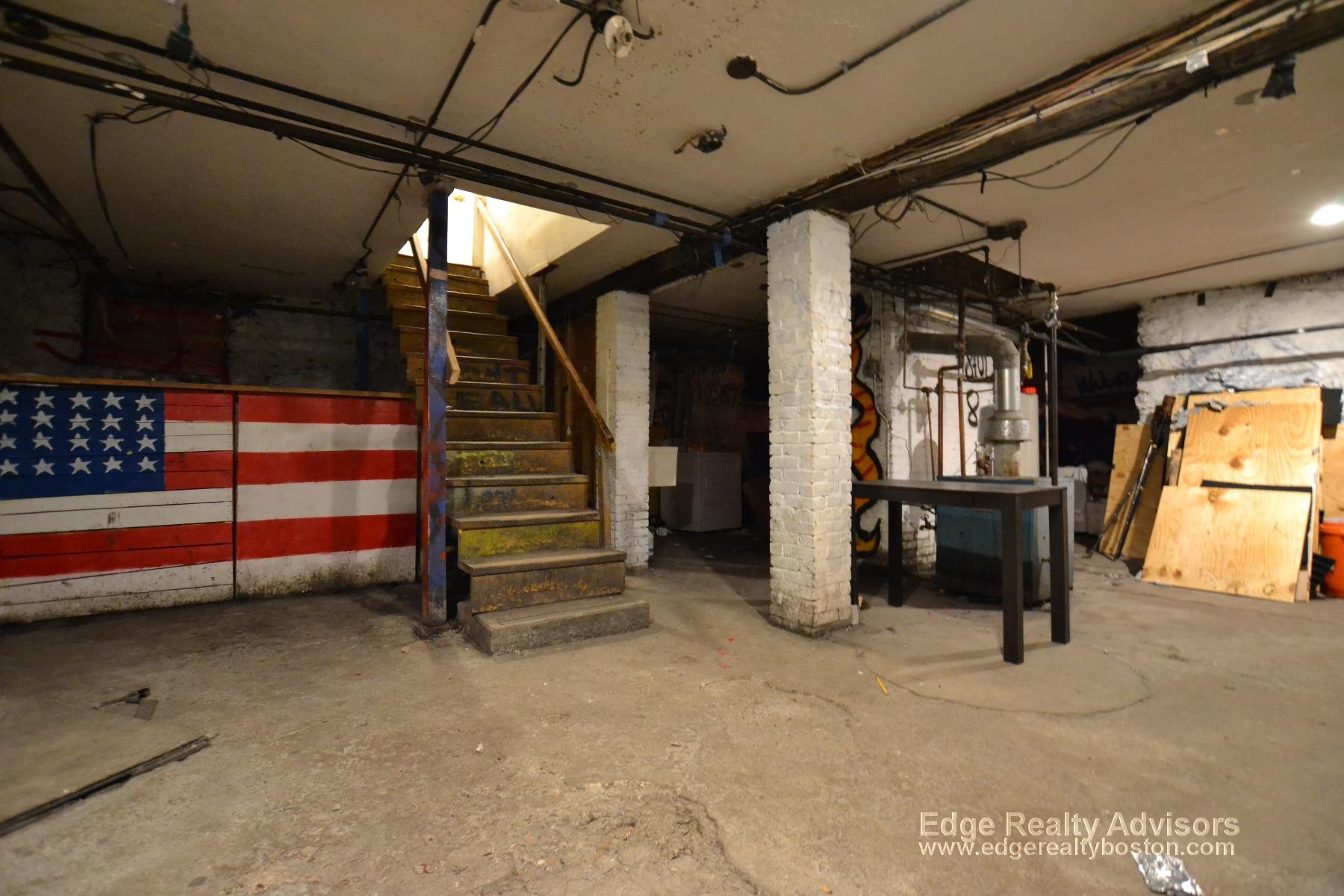 39 Pratt St, Allston