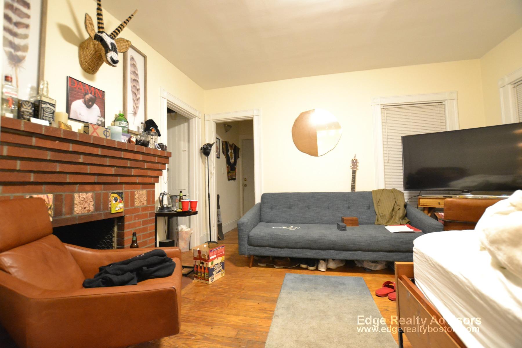 39 Pratt St, Allston