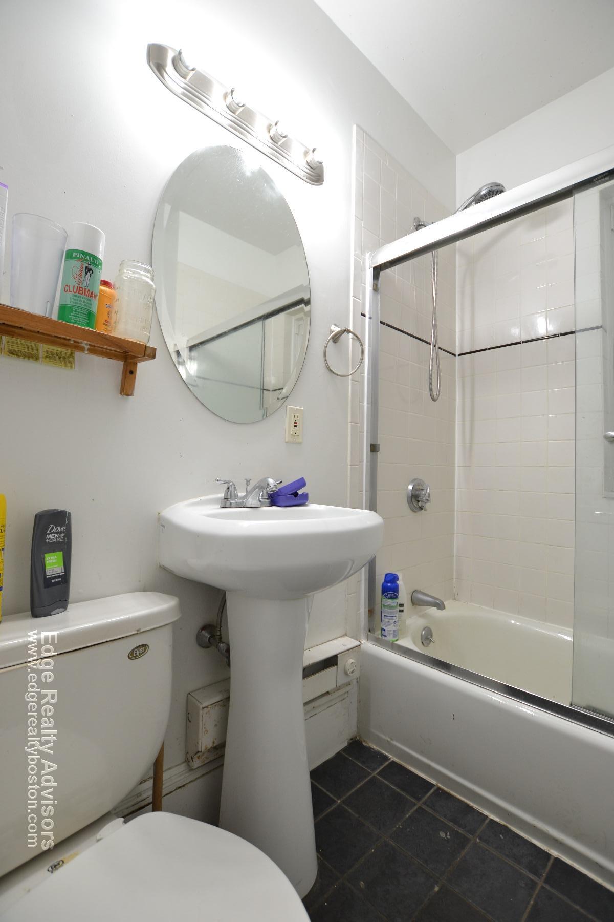 39 Pratt St, Allston