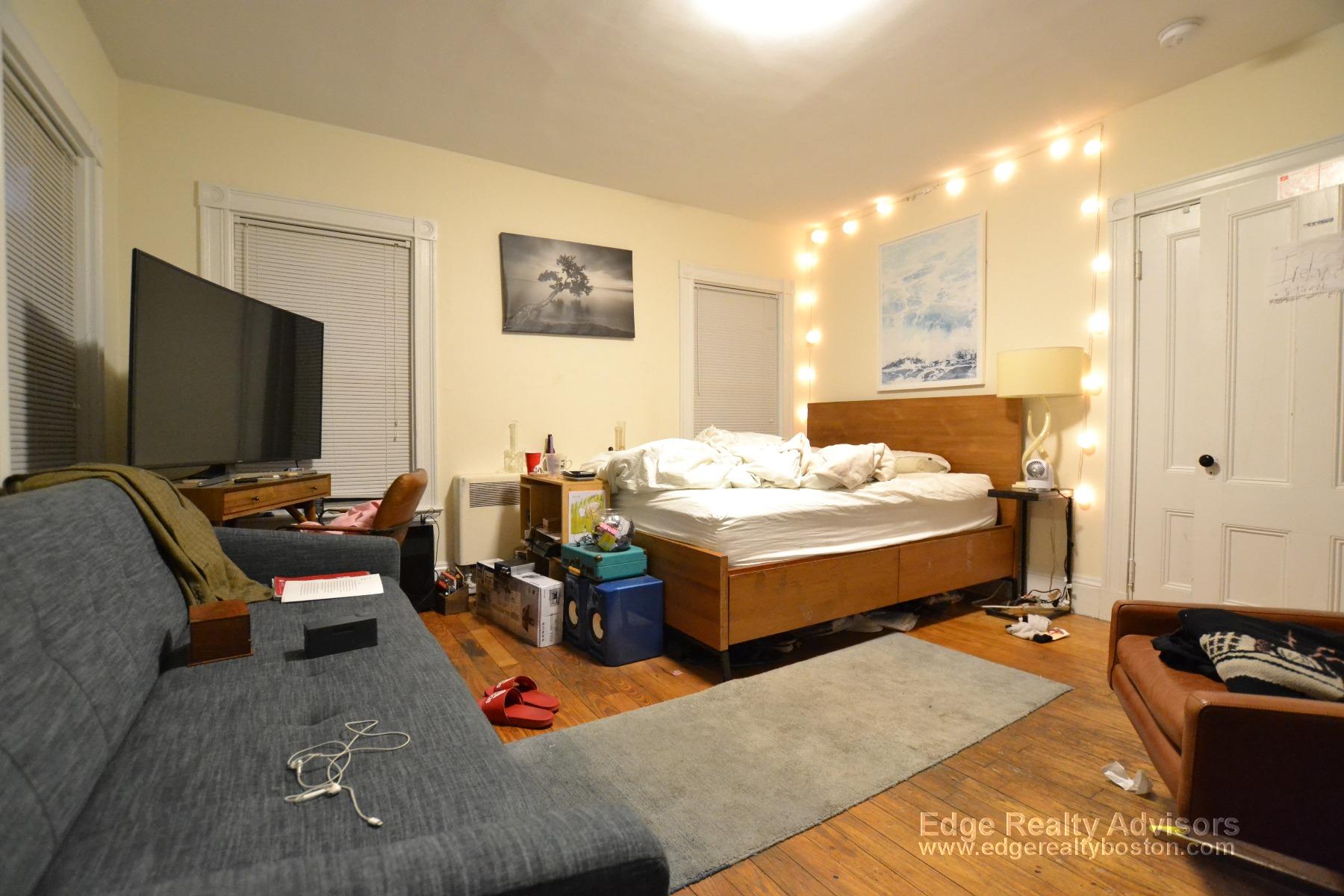 39 Pratt St, Allston