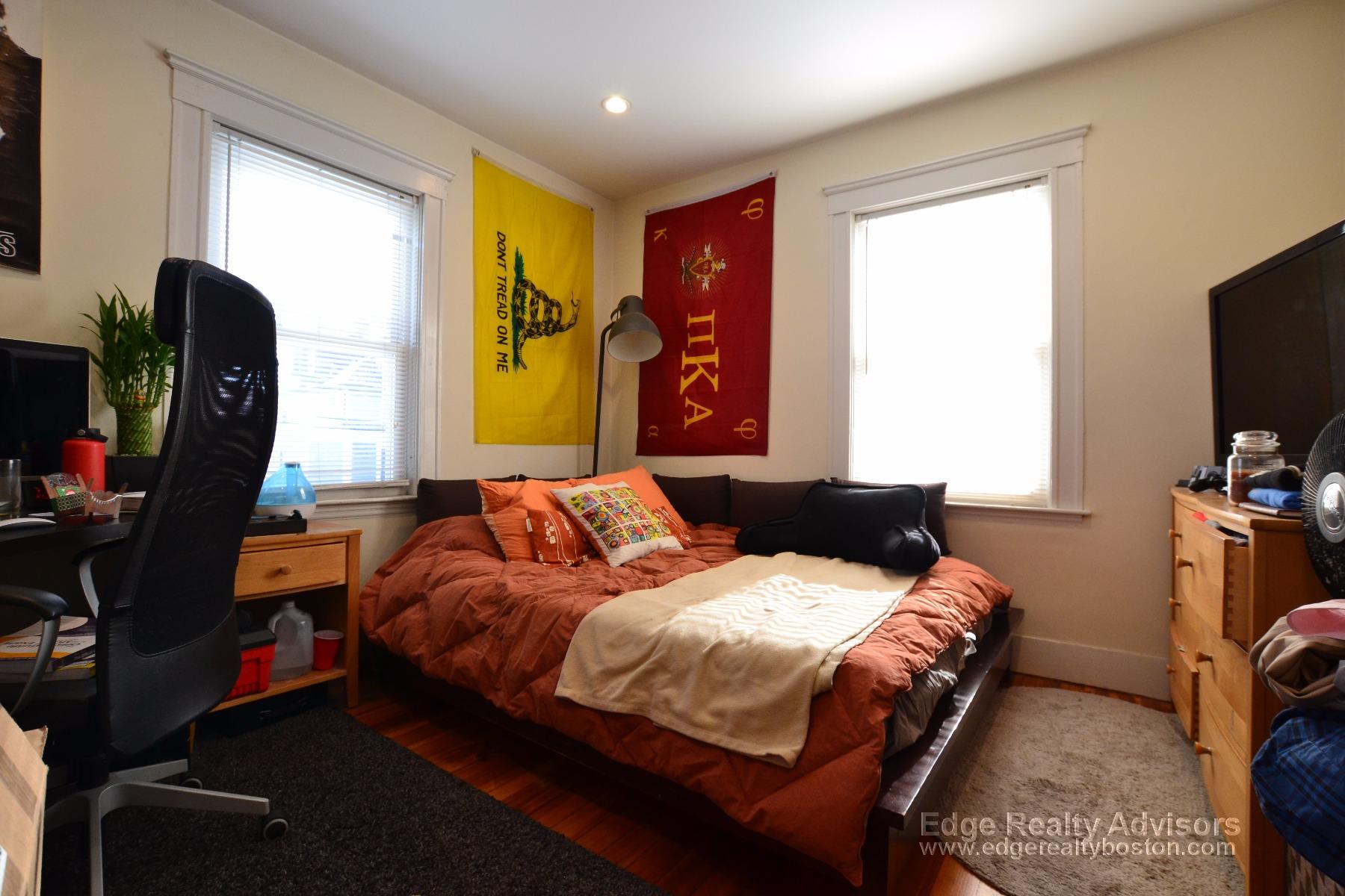 8 Sawyer Ter, Allston