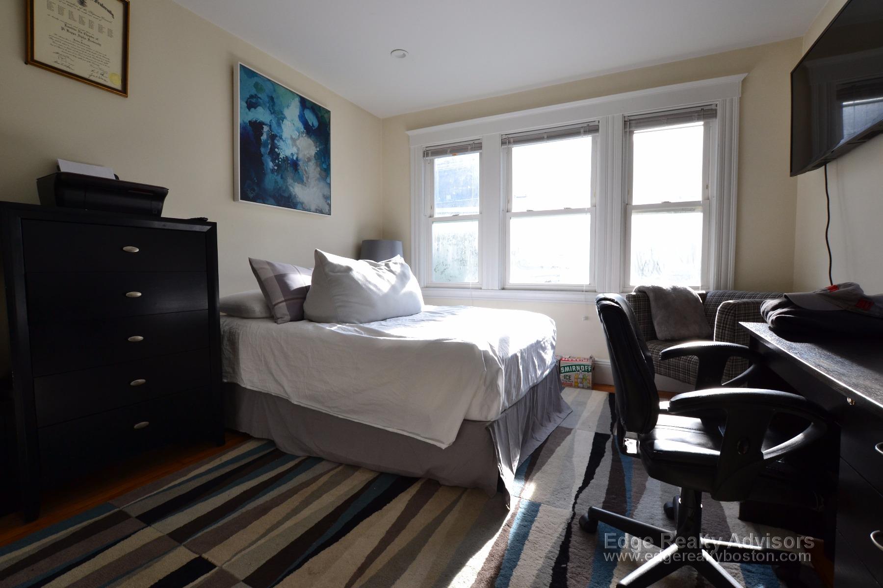 8 Sawyer Ter, Allston