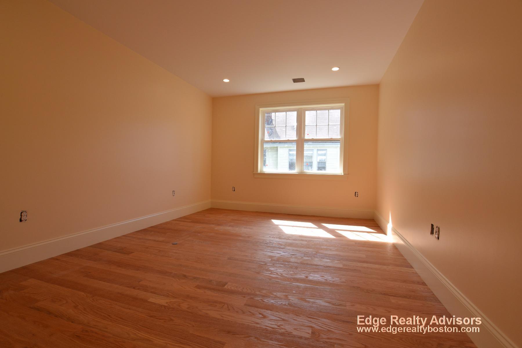 5 bed, 3.5 bath apartment for rent at 134 Bigelow St Unit 1, Brighton — photo 4 of 13