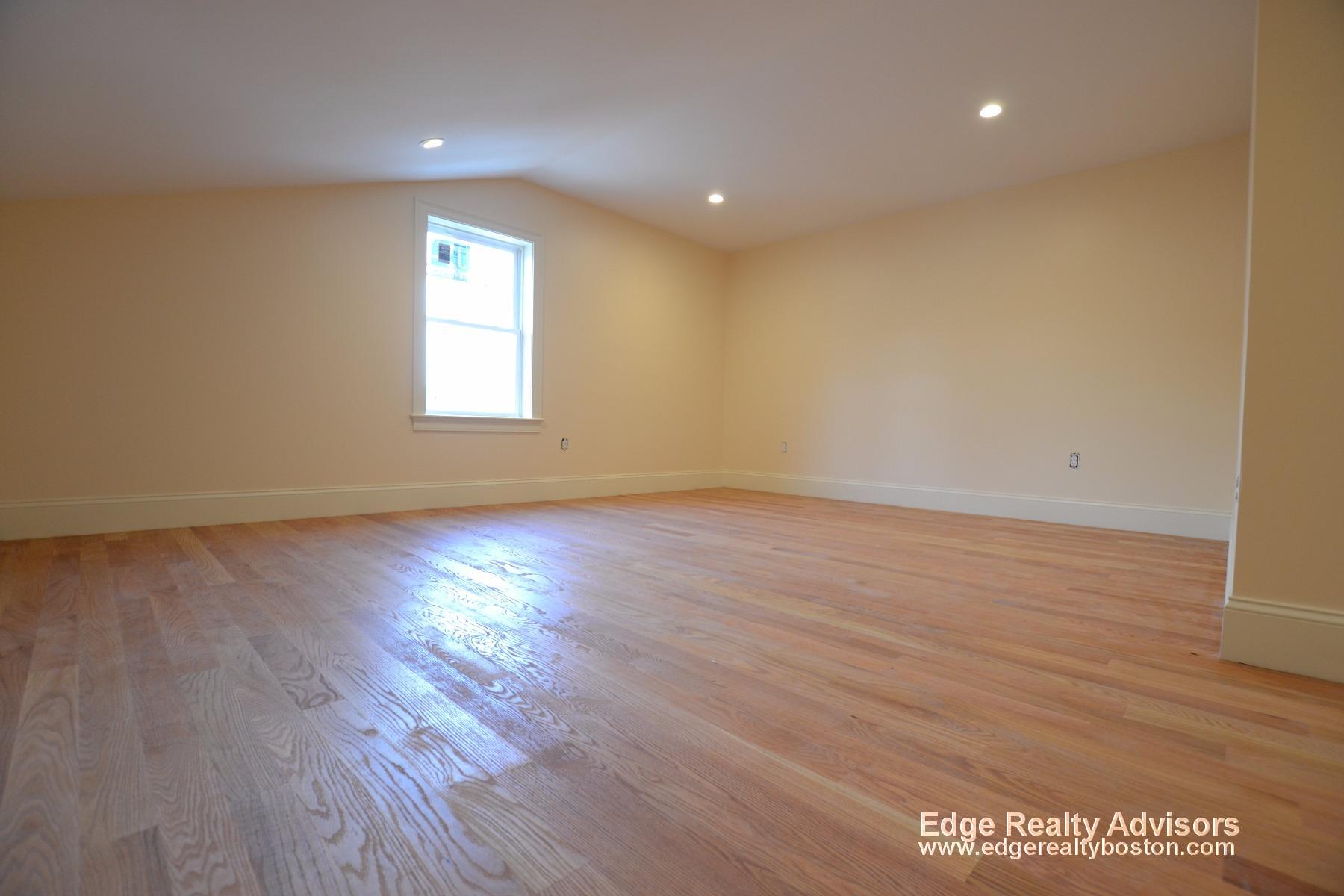 5 bed, 3.5 bath apartment for rent at 134 Bigelow St Unit 1, Brighton — photo 8 of 13