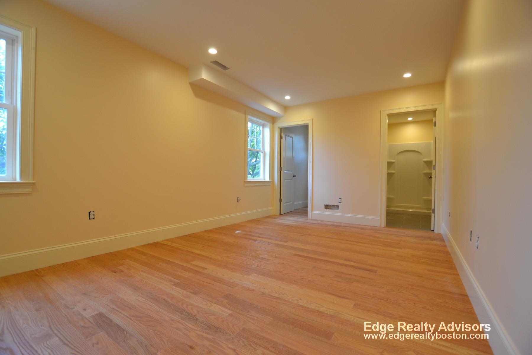 5 bed, 3.5 bath apartment for rent at 134 Bigelow St Unit 1, Brighton — photo 3 of 13