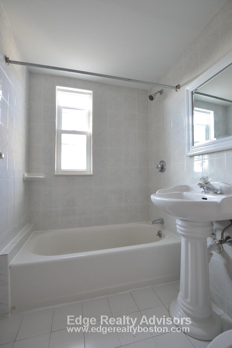 21 Weitz St, Allston