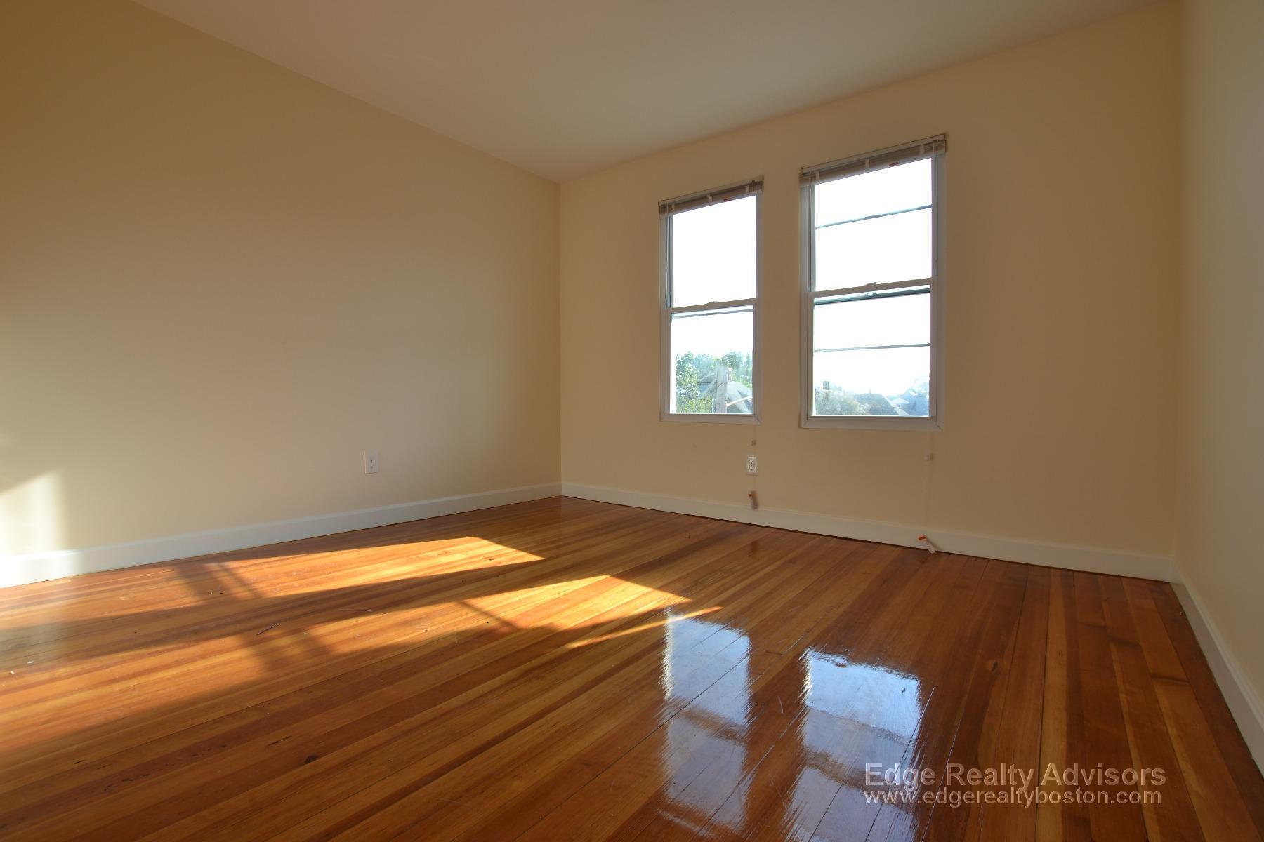 21 Weitz St, Allston