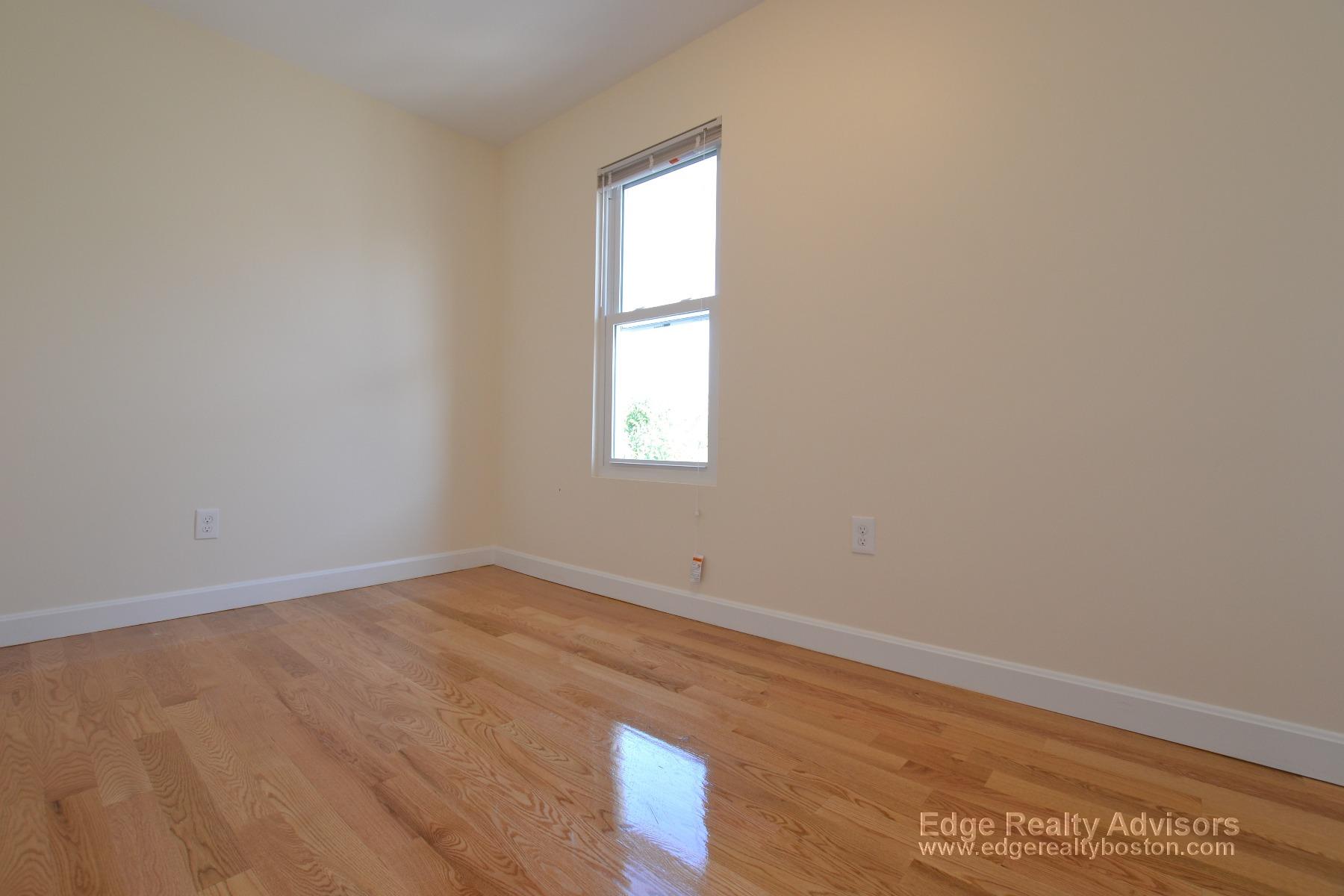 21 Weitz St, Allston