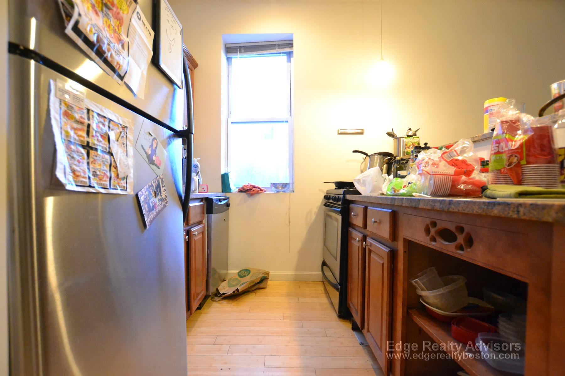 3 bed, 1 bath apartment for rent at 36 Newton St Unit 1, Brighton — photo 2 of 34
