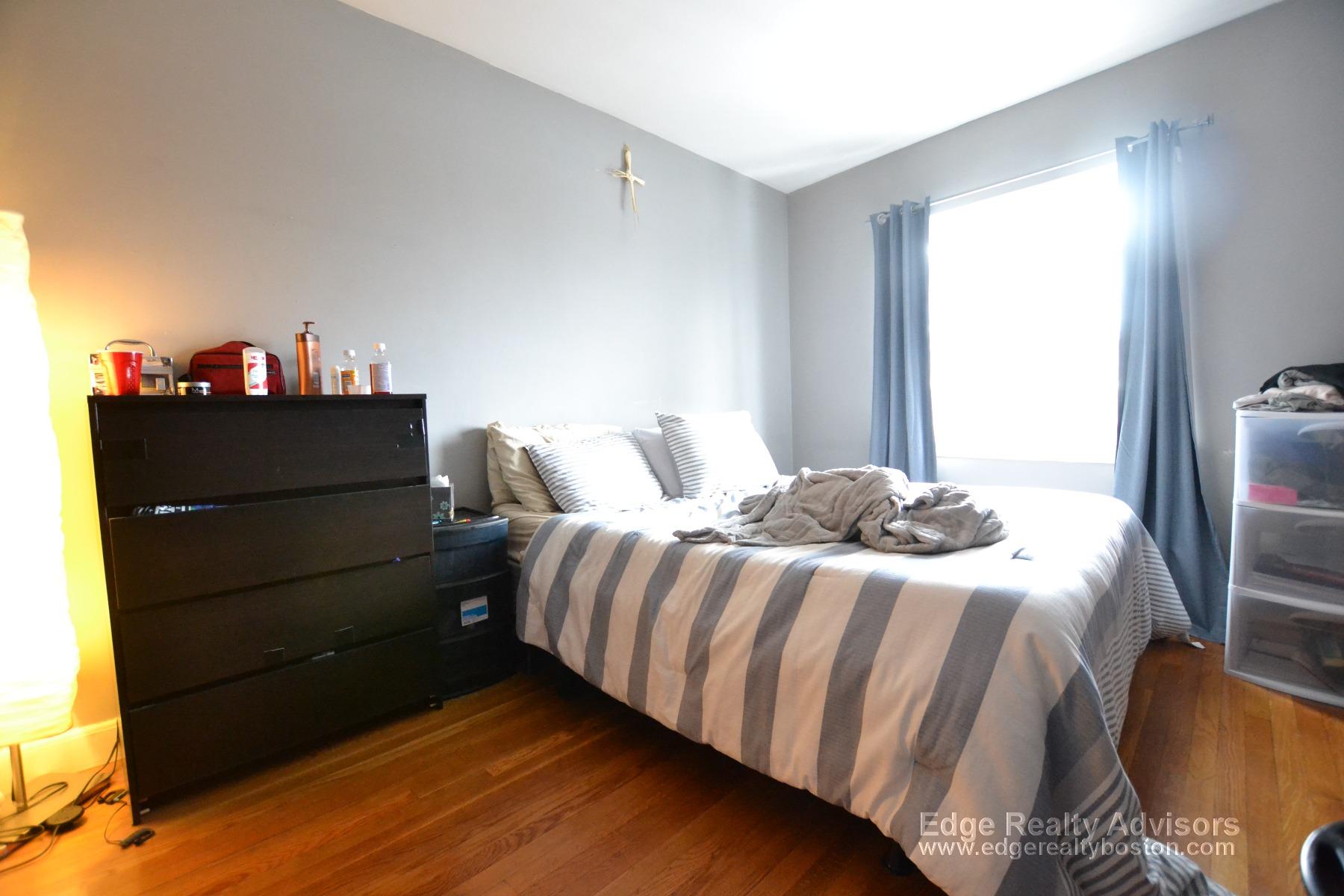2 bed, 1 bath apartment for rent at 2014 Commonwealth Ave Unit 3D, Brighton — photo 3 of 8