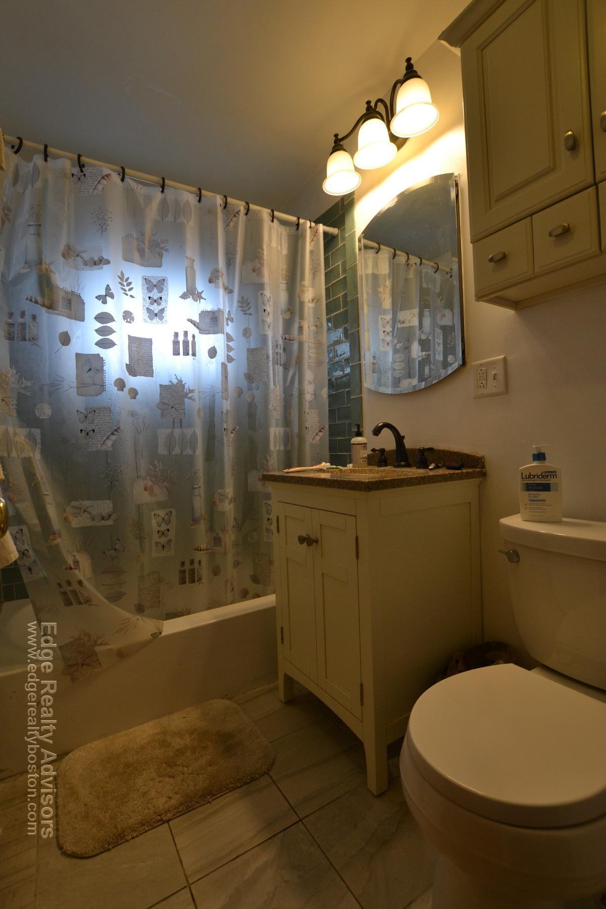 2 bed, 1 bath apartment for rent at 2014 Commonwealth Ave Unit 3D, Brighton — photo 4 of 8