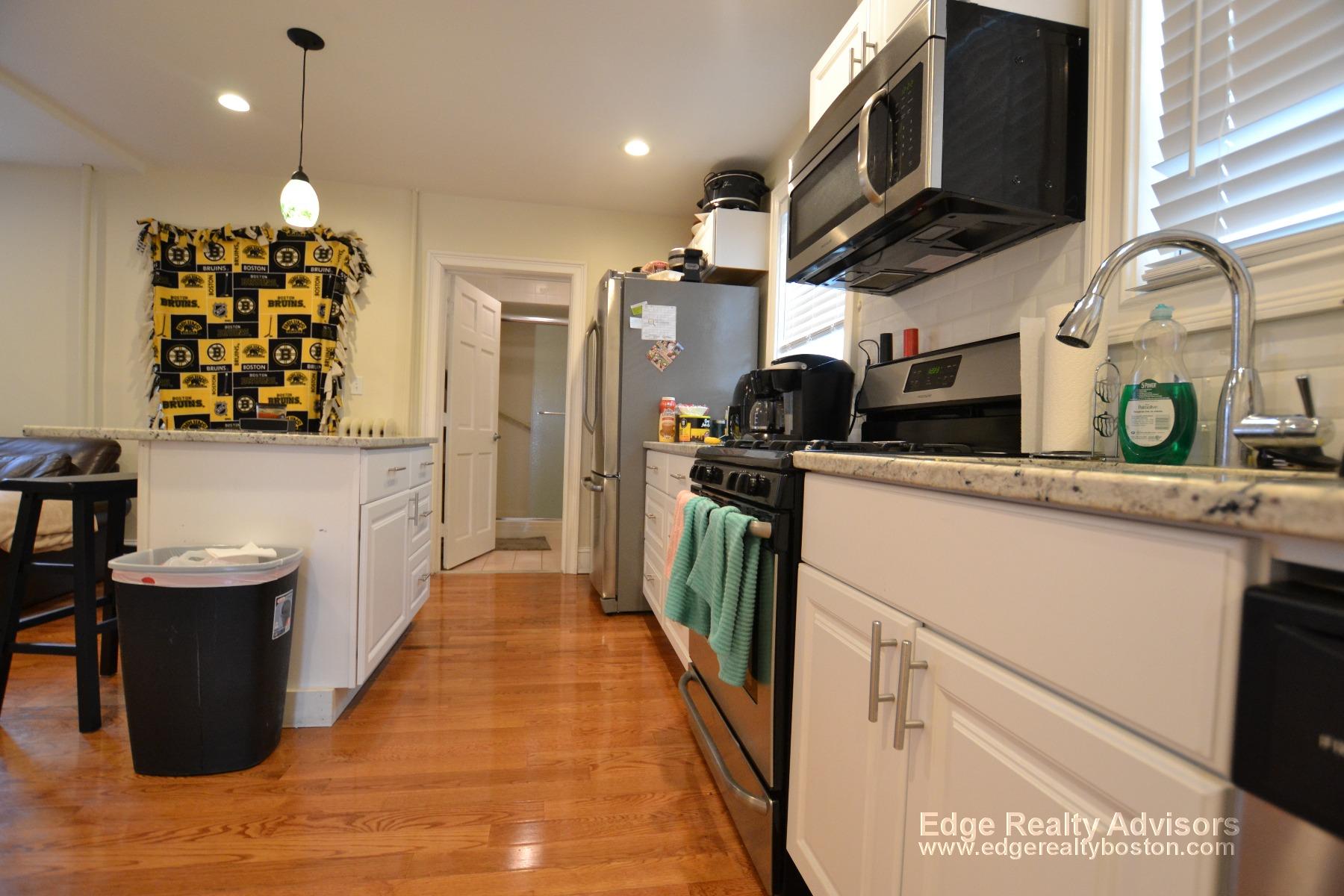 4 bed, 2 bath apartment for rent at 65 Shannon St Unit 1, Brighton — photo 2 of 11