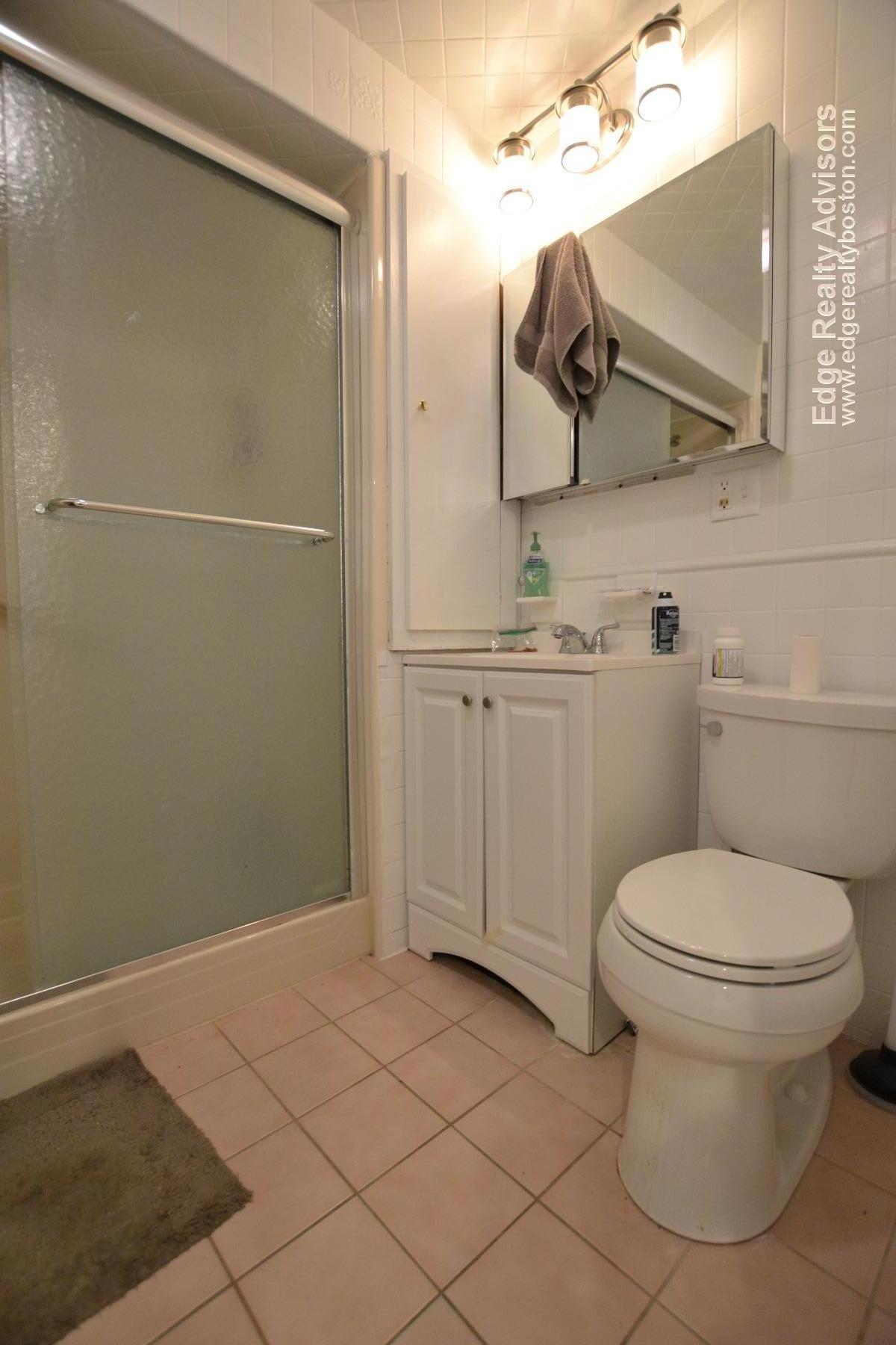 4 bed, 2 bath apartment for rent at 65 Shannon St Unit 1, Brighton — photo 4 of 11