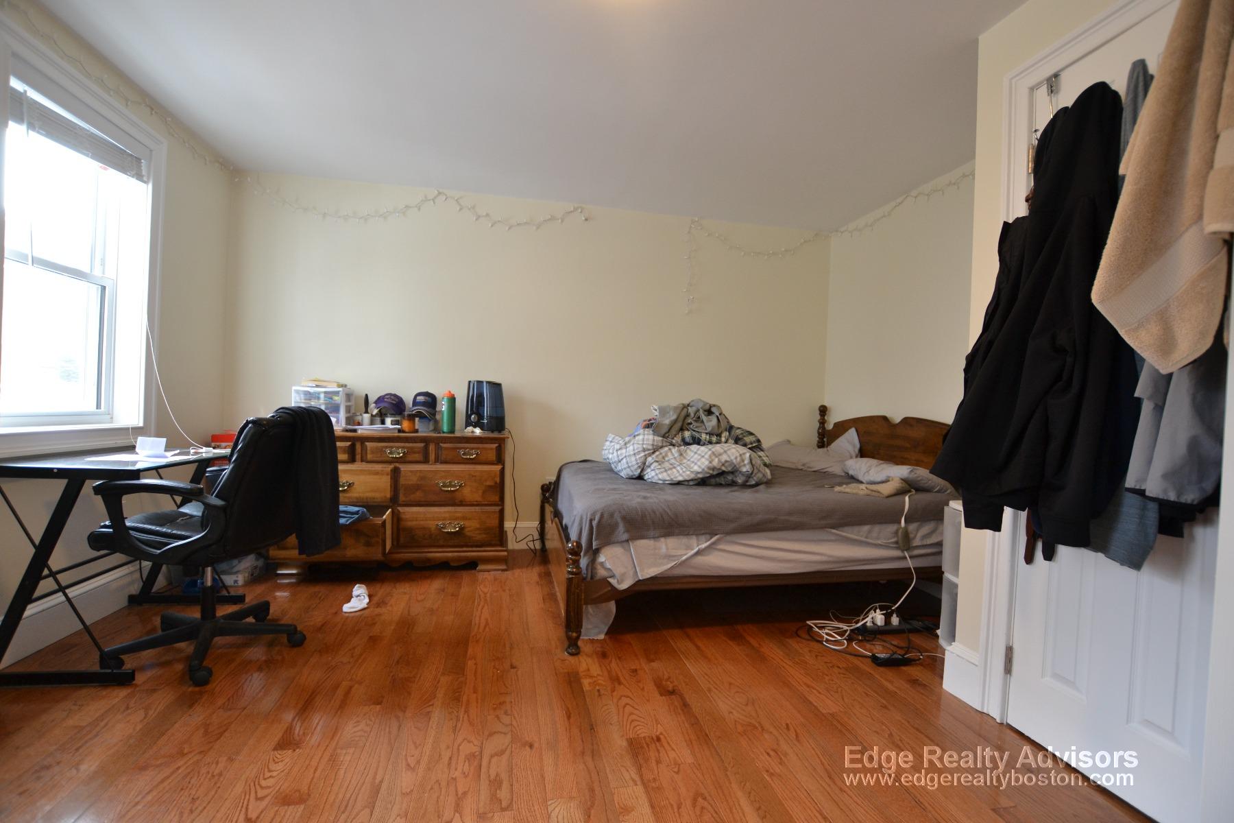 4 bed, 2 bath apartment for rent at 65 Shannon St Unit 1, Brighton — photo 7 of 11