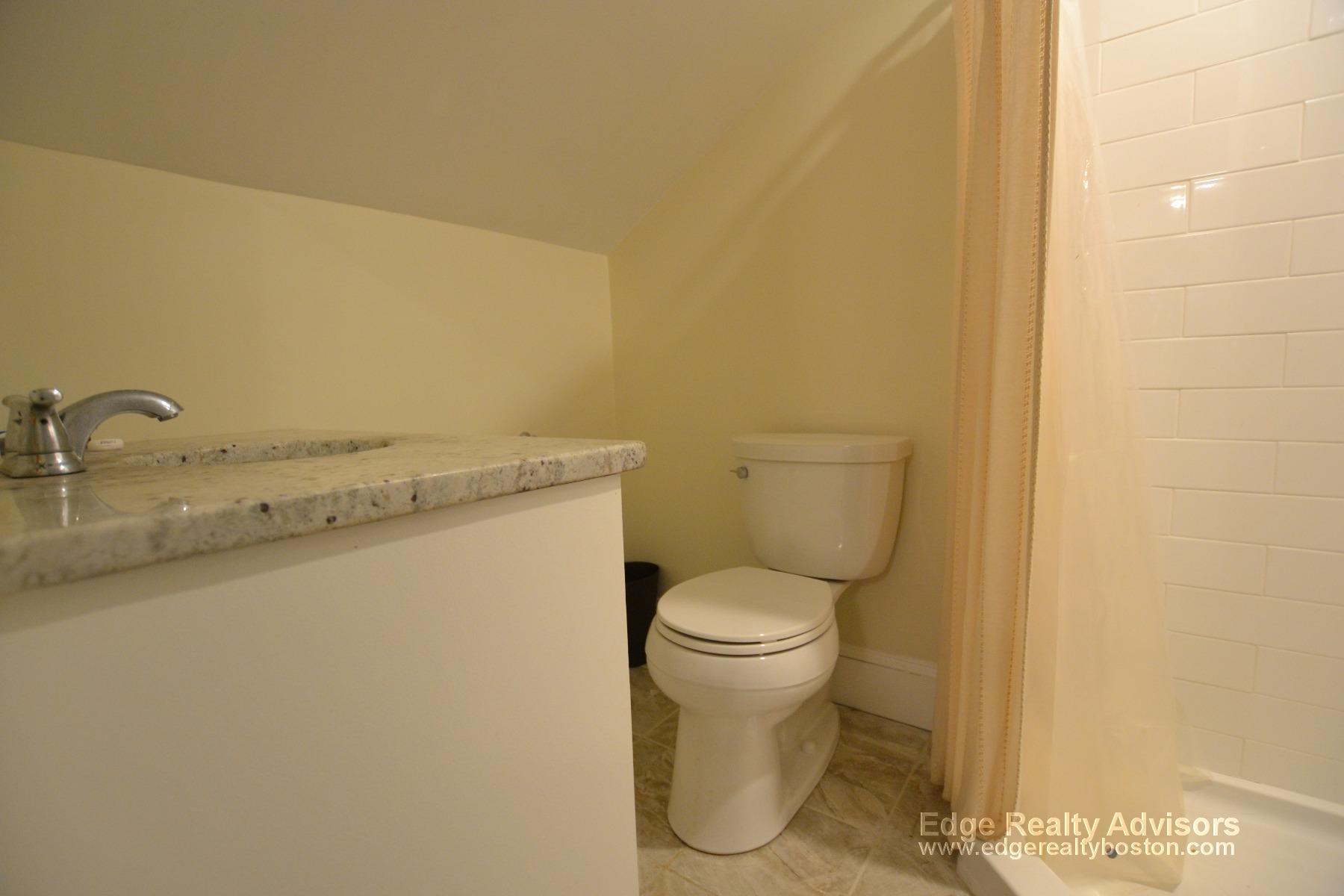 4 bed, 2 bath apartment for rent at 65 Shannon St Unit 1, Brighton — photo 10 of 11