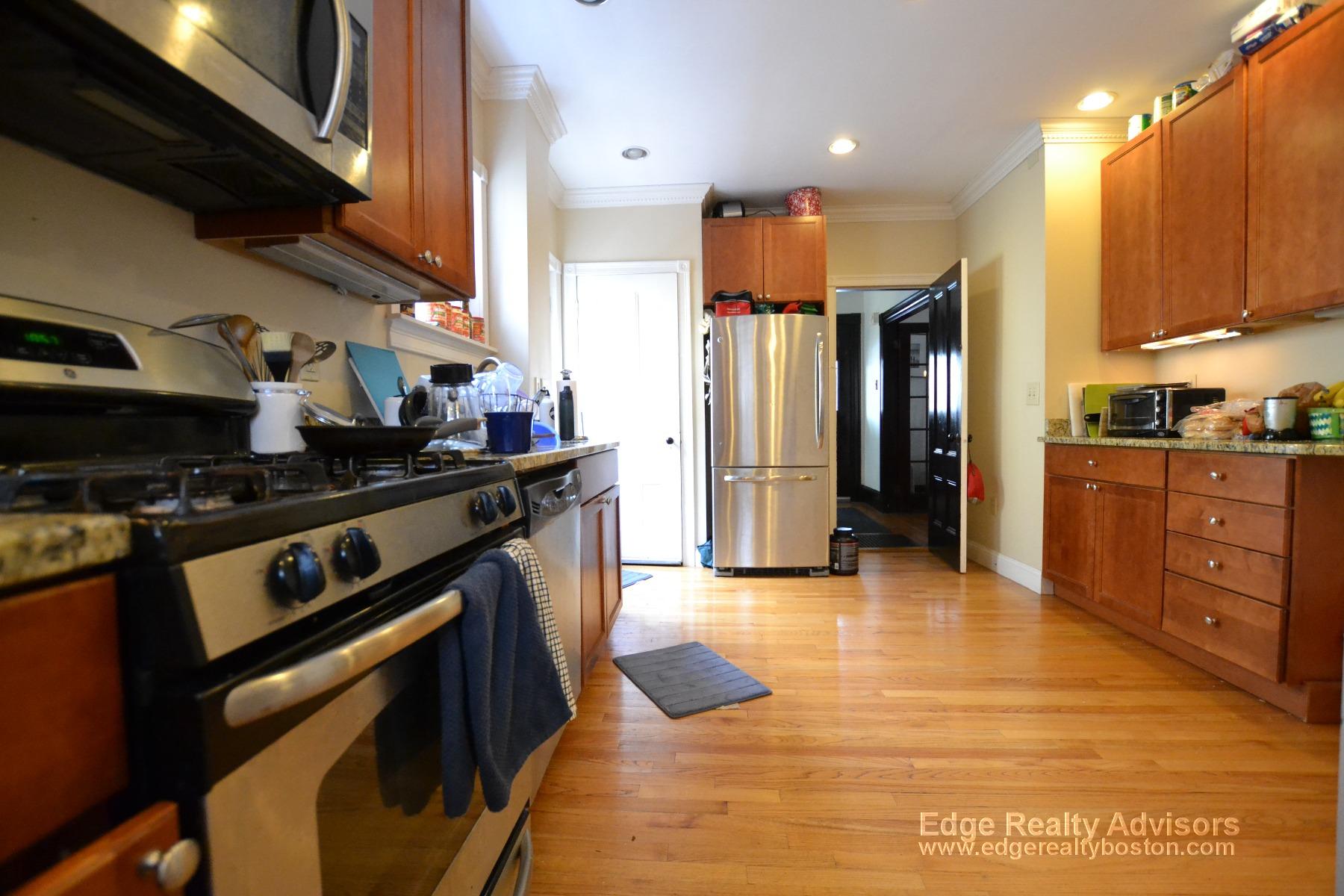 5 bed, 2 bath apartment for rent at 8 Barstow St Unit 1, Allston — photo 4 of 14