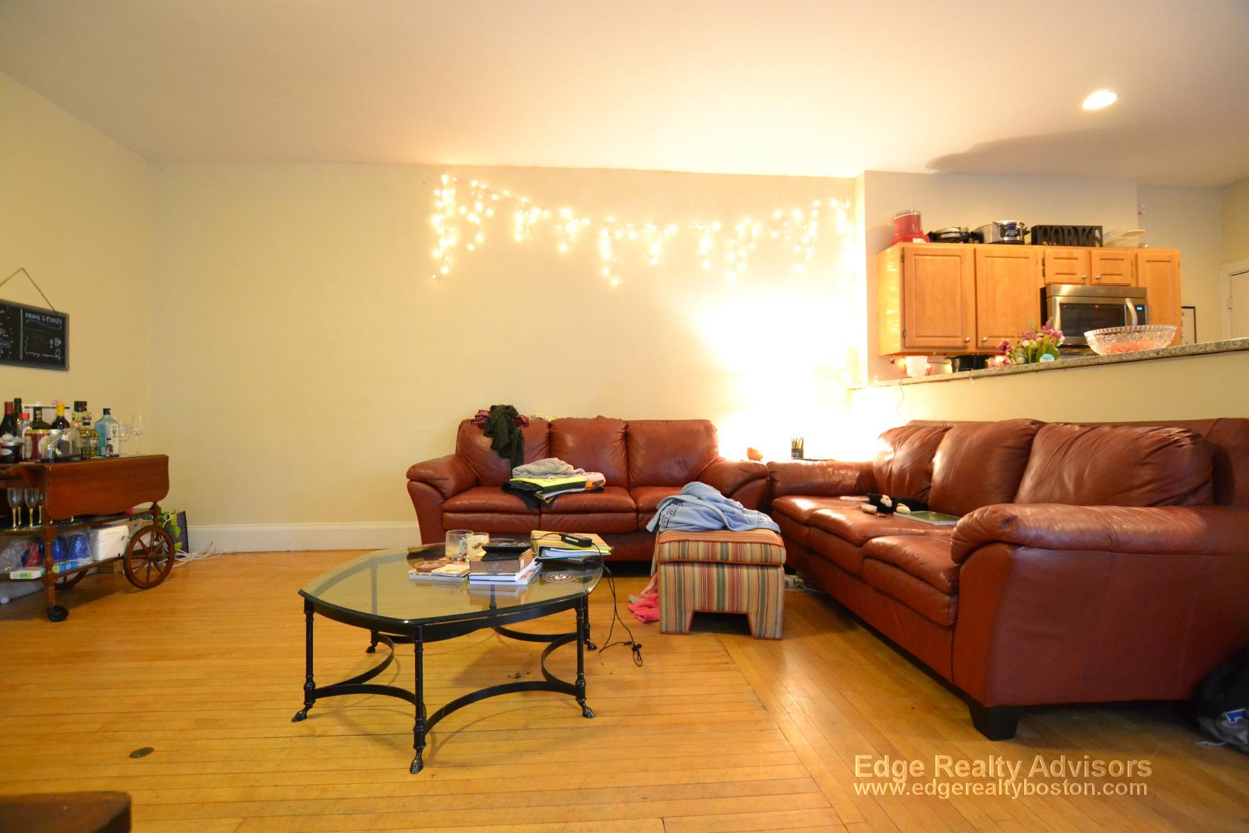 4 bed, 2 bath apartment for rent at 1289 Commonwealth Ave Unit 4, Allston — photo 13 of 33