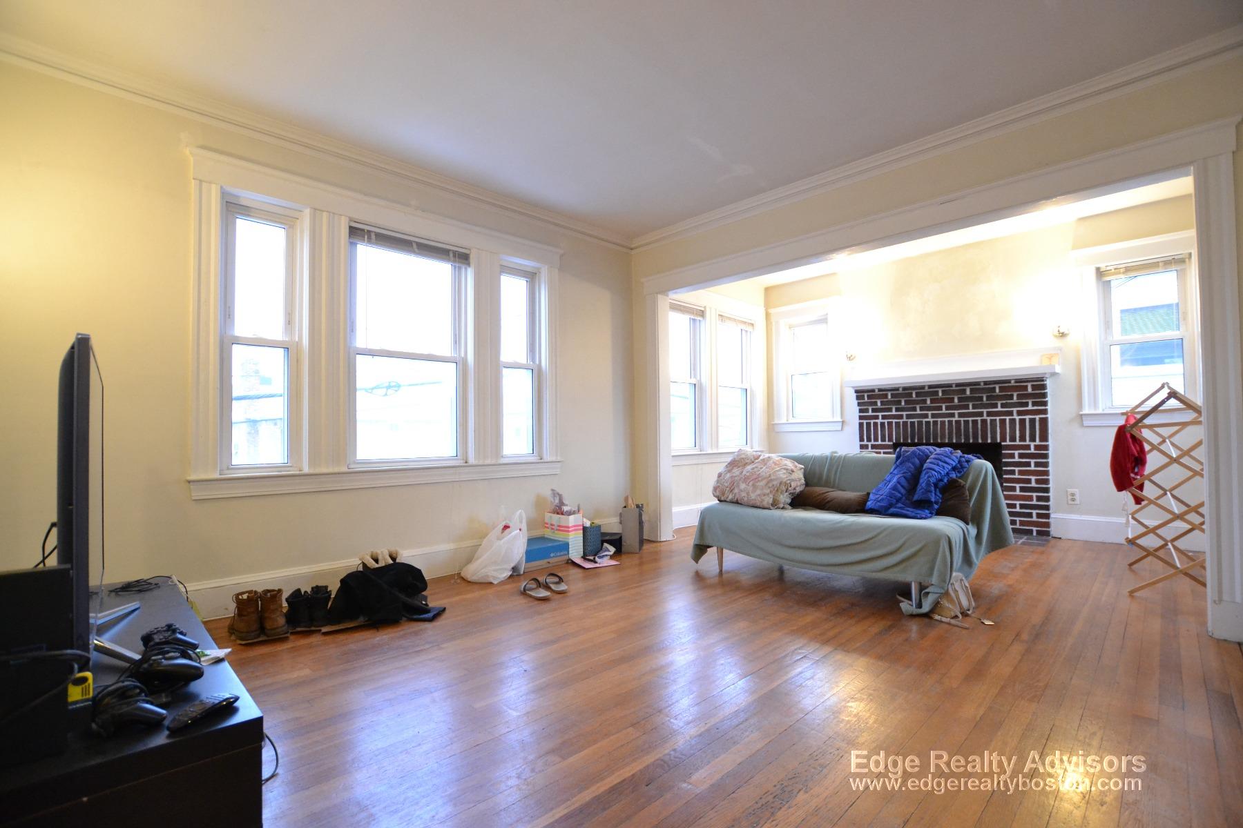 2 bed, 1 bath apartment for rent at 66 Claymoss Rd Unit 1, Brighton — photo 3 of 11