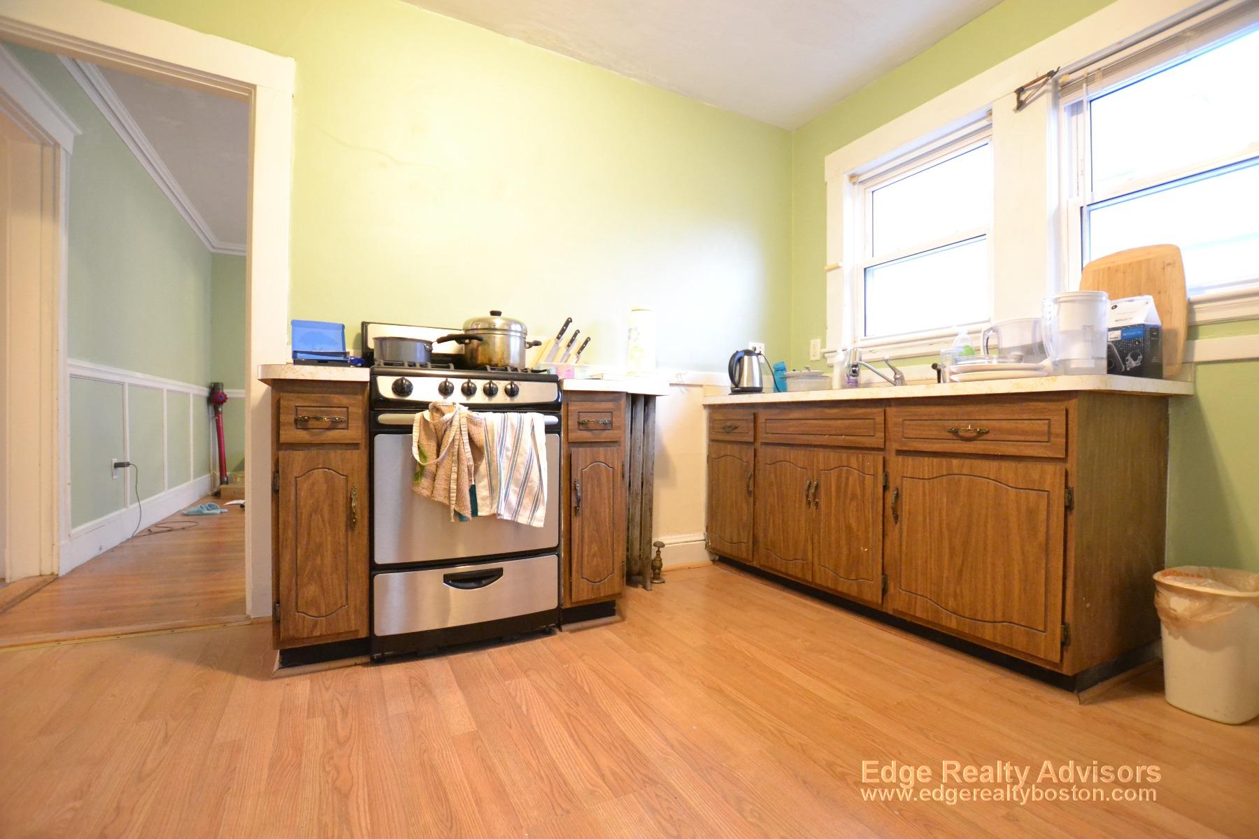 2 bed, 1 bath apartment for rent at 66 Claymoss Rd Unit 1, Brighton — photo 2 of 11