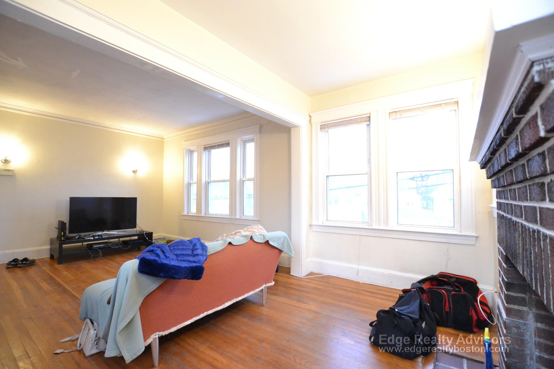 2 bed, 1 bath apartment for rent at 66 Claymoss Rd Unit 1, Brighton — photo 4 of 11