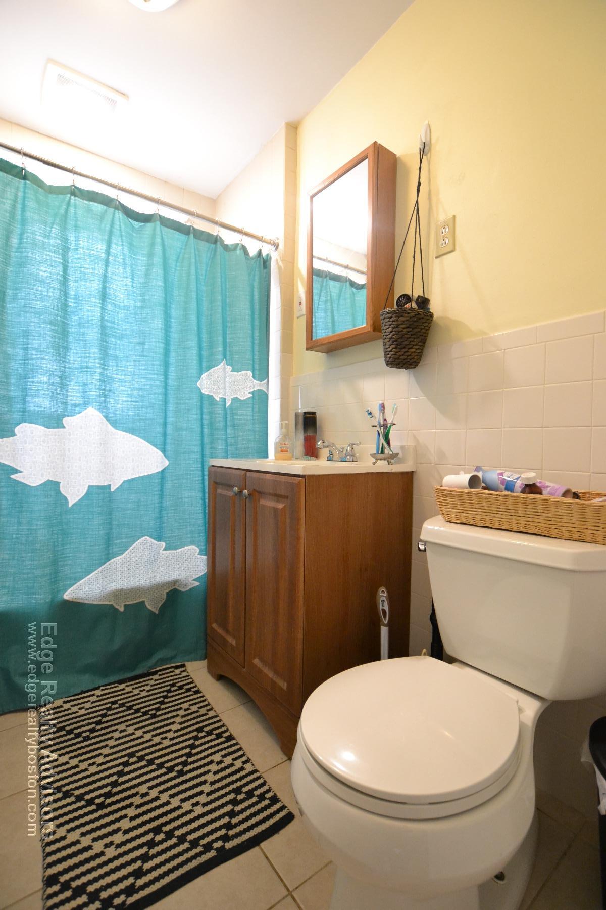 3 bed, 1 bath apartment for rent at 122 Bennett St Unit 1, Brighton — photo 8 of 11