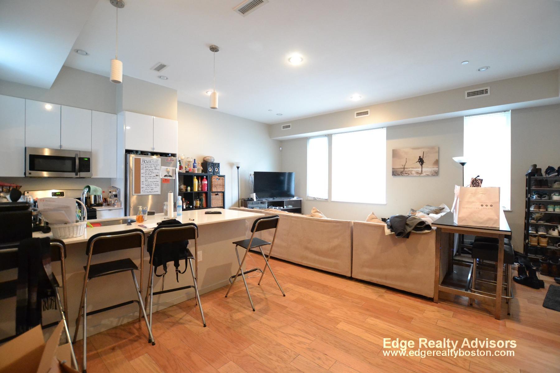 4 bed, 2.5 bath apartment for rent at 47 Glenville Ave Unit 1, Allston — photo 4 of 7