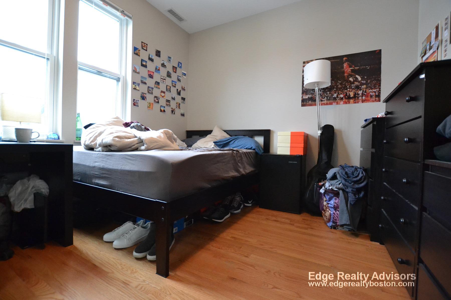 4 bed, 2.5 bath apartment for rent at 47 Glenville Ave Unit 1, Allston — photo 6 of 7