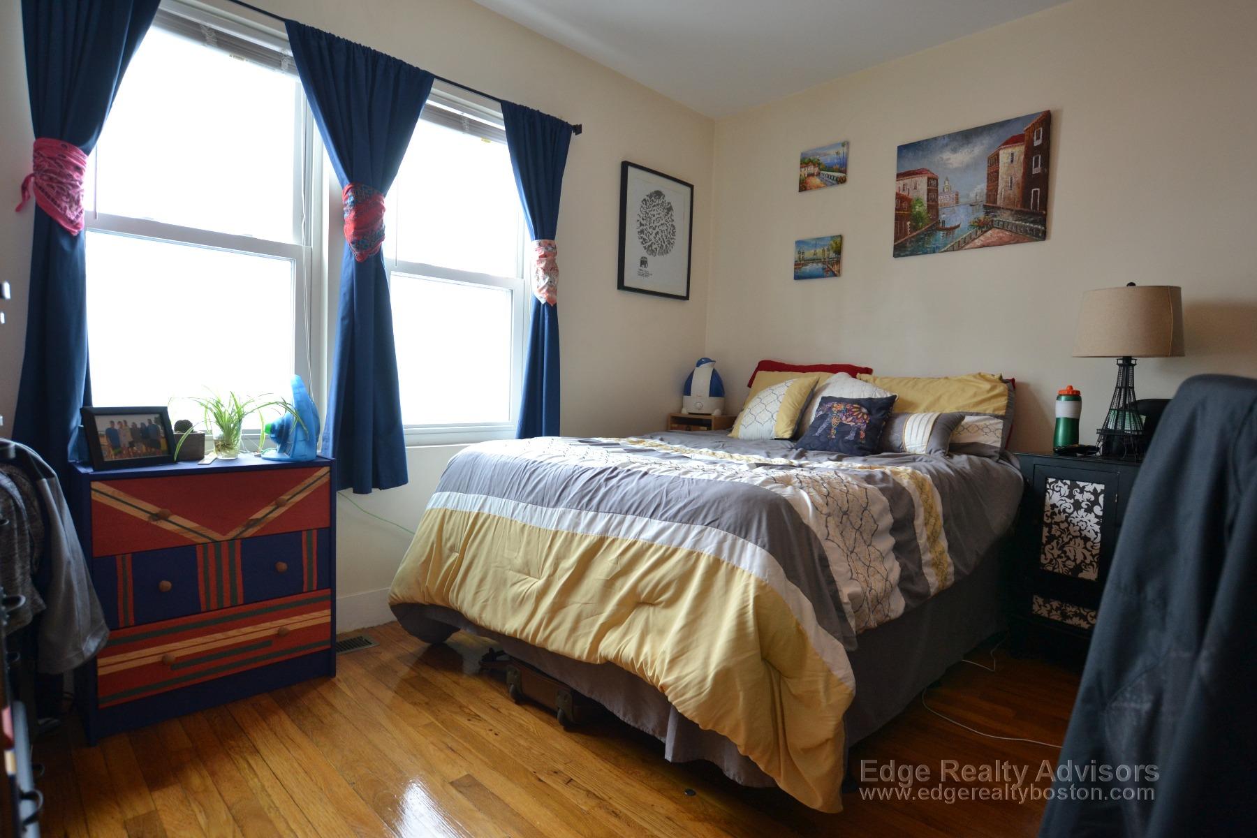 3 bed, 2 bath apartment for rent at 210 Arlington St Unit 1, Watertown — photo 3 of 9