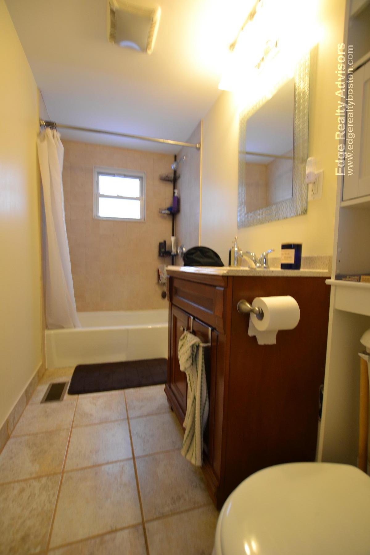 61 Poplar St, East Watertown