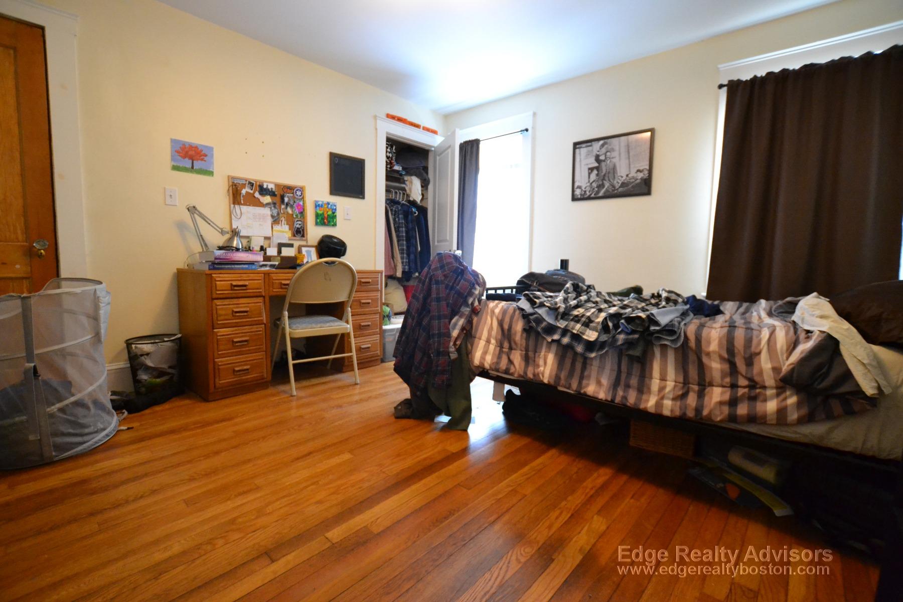 61 Poplar St, East Watertown