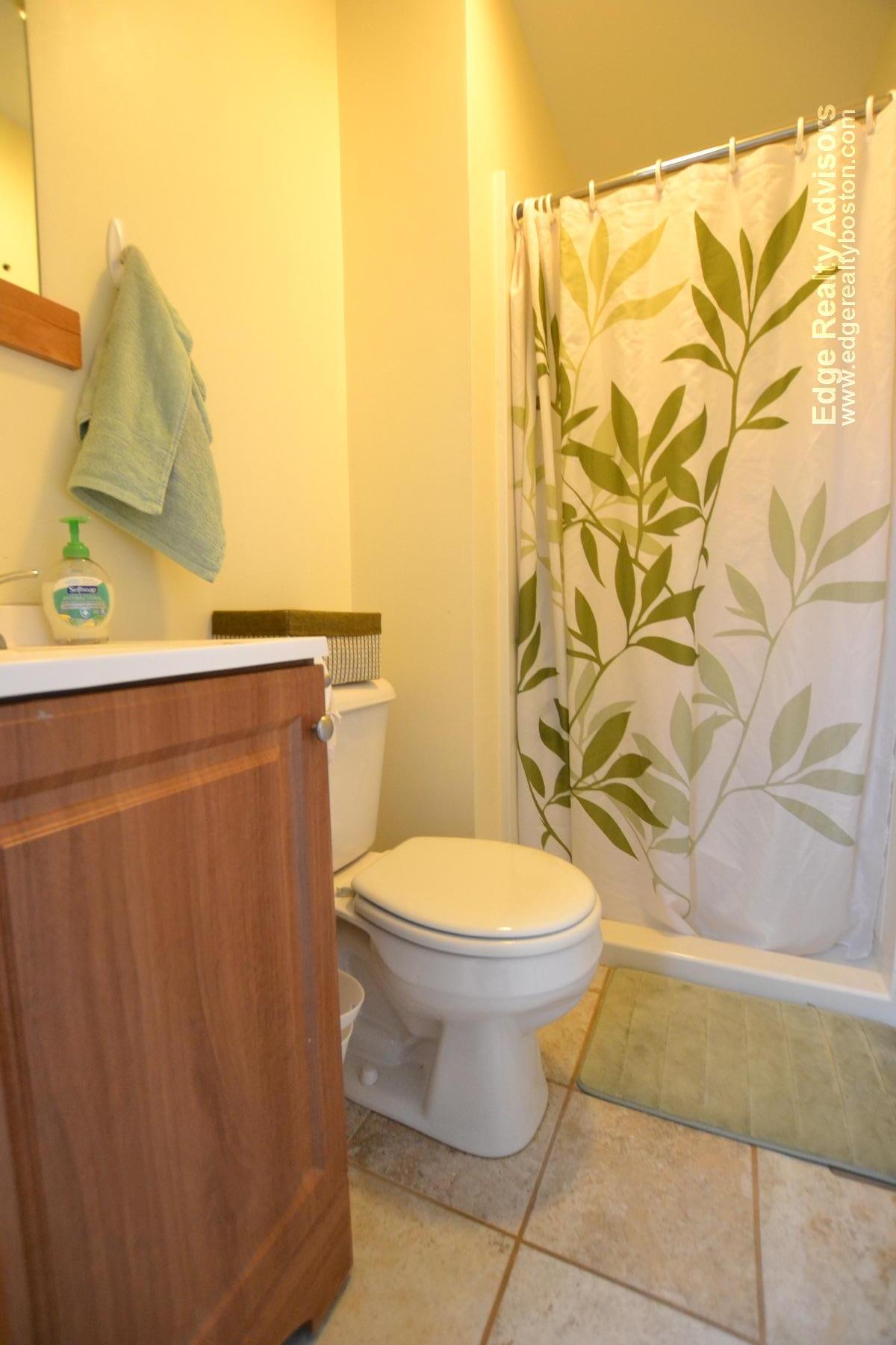 61 Poplar St, East Watertown