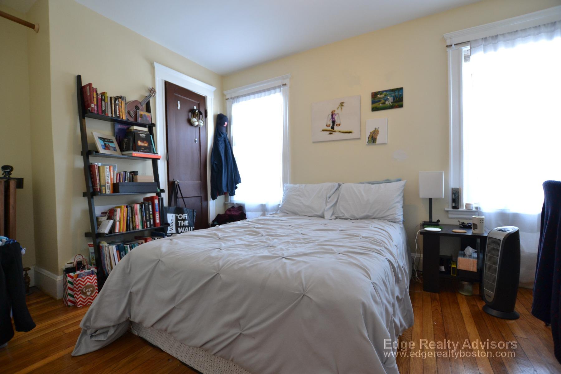 3 bed, 1 bath apartment for rent at 7 Bostonia Ave Unit 1, Brighton — photo 3 of 16