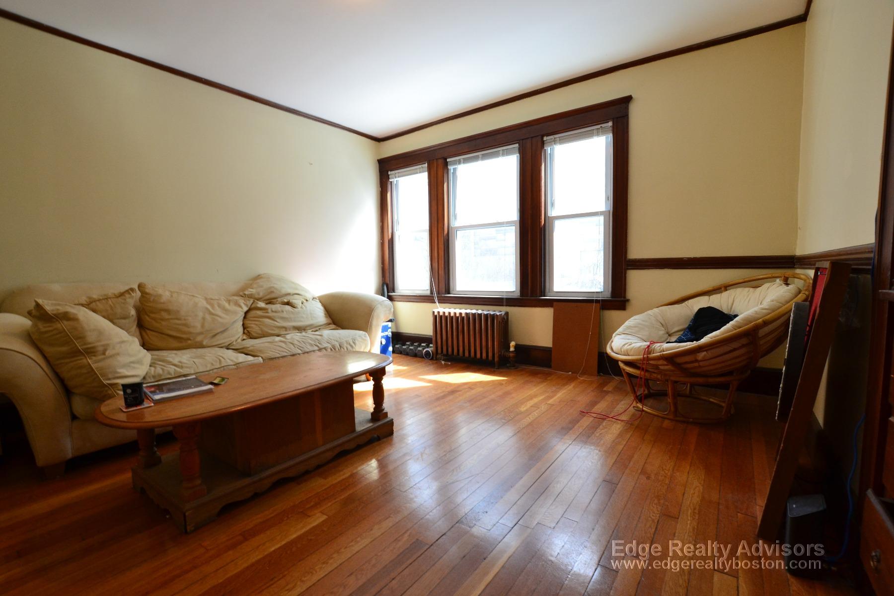 3 bed, 1 bath apartment for rent at 7 Bostonia Ave Unit 1, Brighton — photo 6 of 16