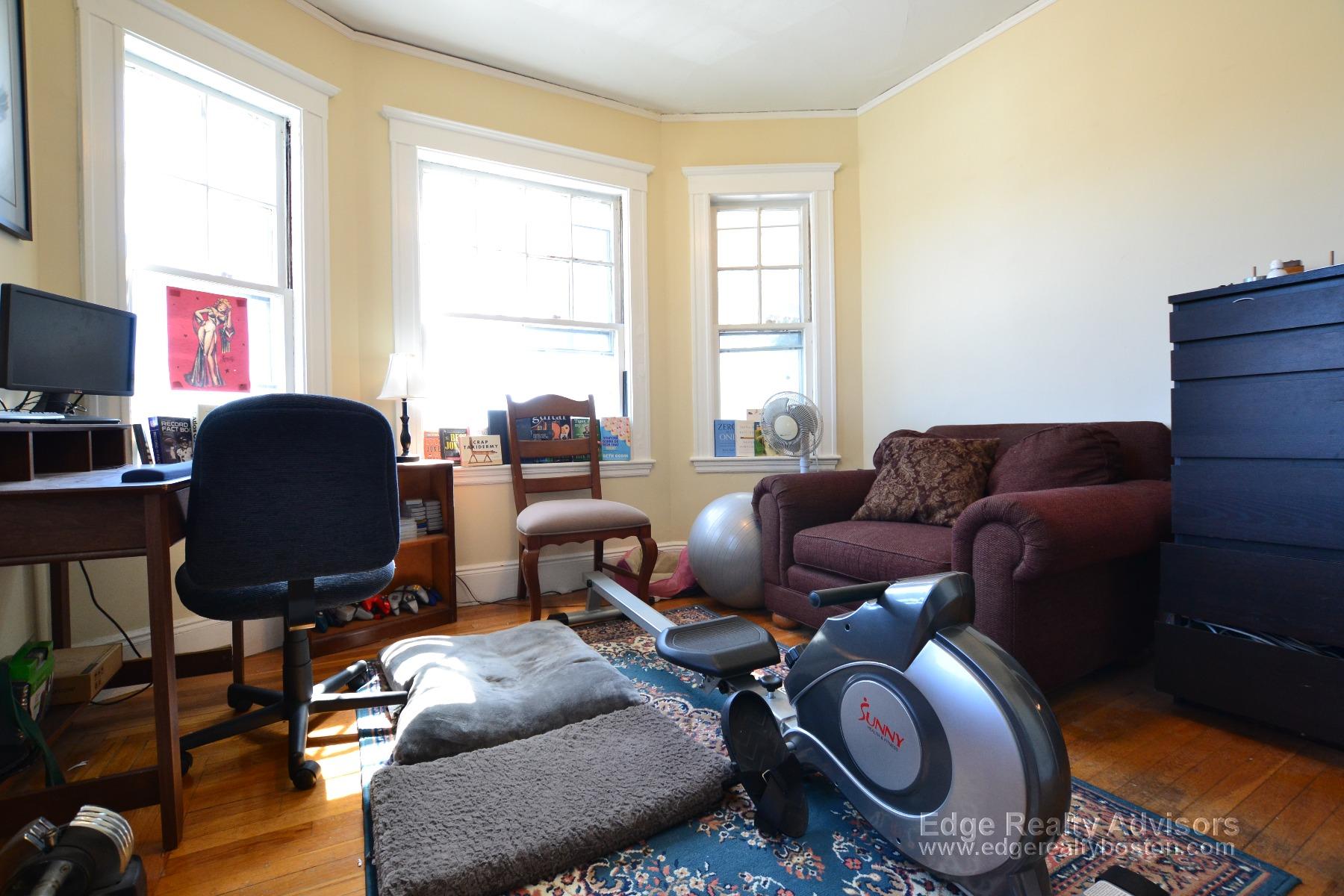 6 bed, 3 bath apartment for rent at 11 Glenley Ter Unit 1, Brighton — photo 5 of 11