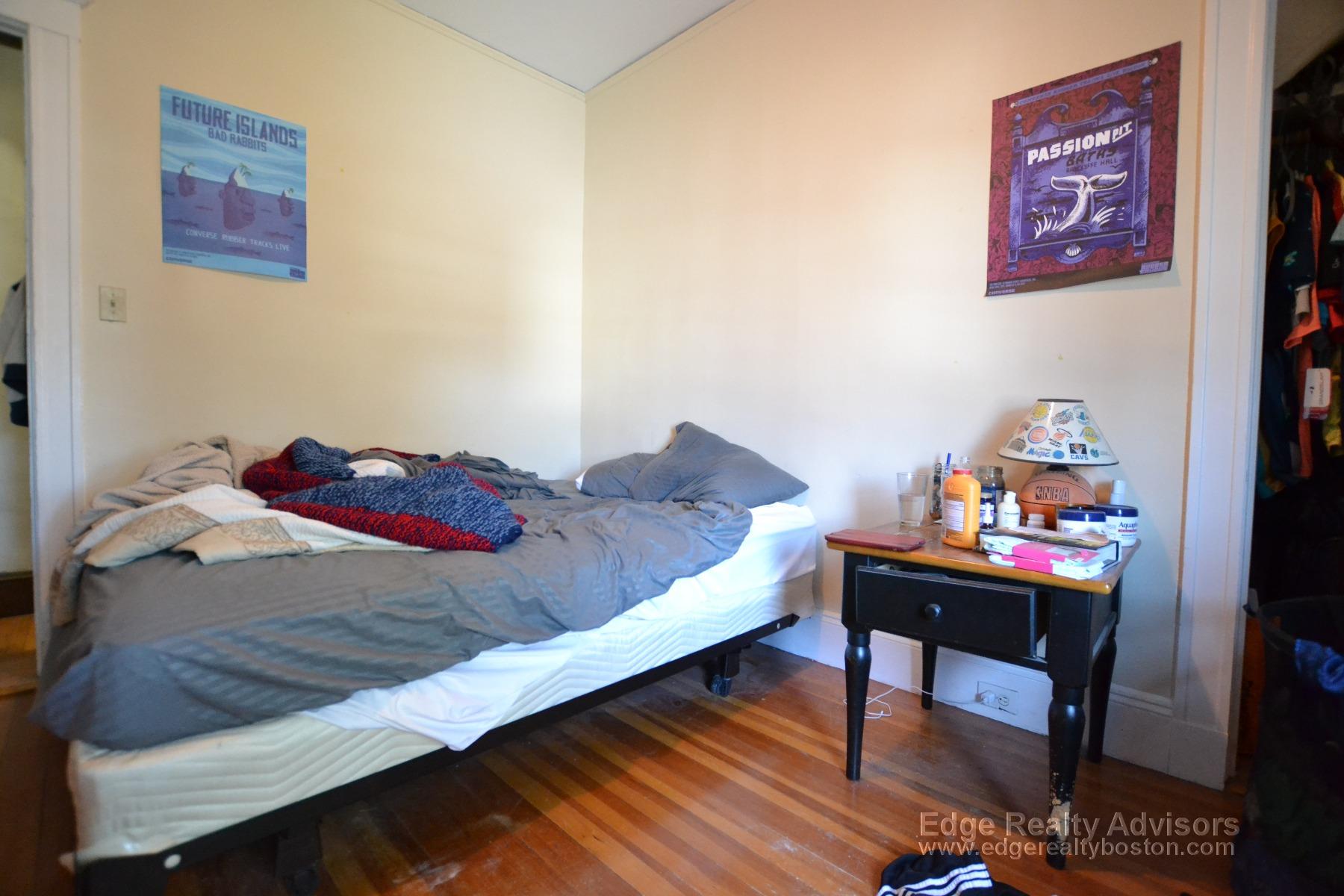 6 bed, 3 bath apartment for rent at 11 Glenley Ter Unit 1, Brighton — photo 6 of 11