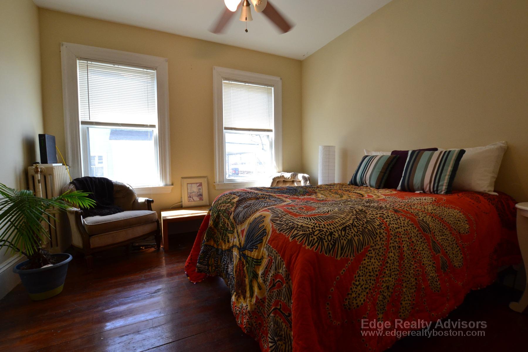 5 bed, 2 bath apartment for rent at 77 Leicester St Unit 2, Brighton — photo 9 of 15