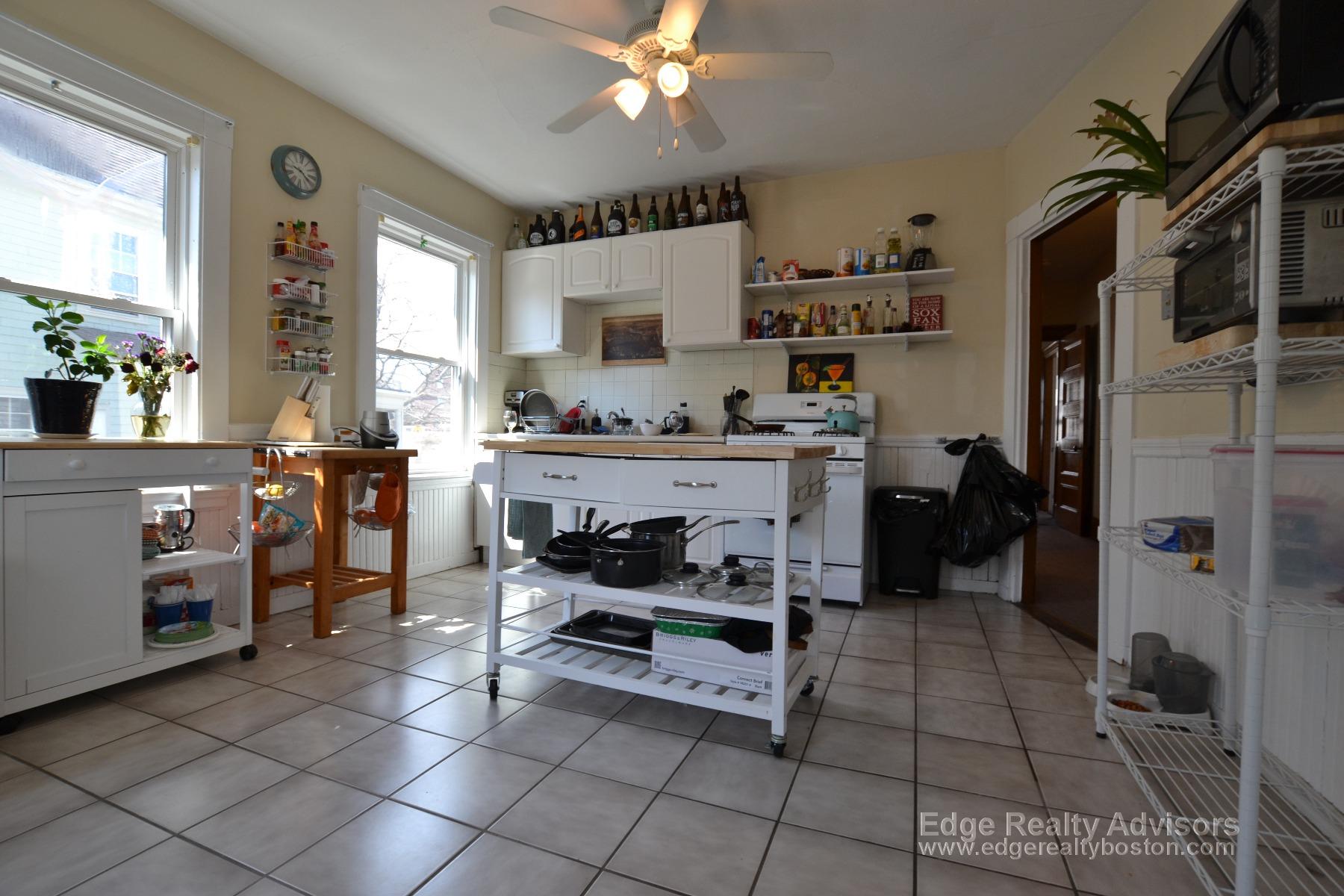 5 bed, 2 bath apartment for rent at 77 Leicester St Unit 2, Brighton — photo 11 of 15