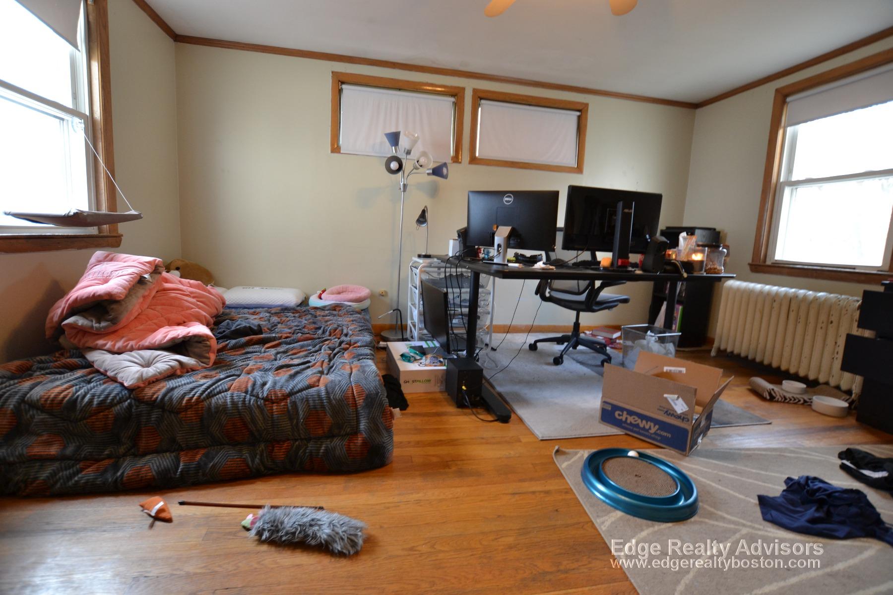 3 bed, 1 bath apartment for rent at 97 Oakland St Unit 1, Brighton — photo 3 of 7