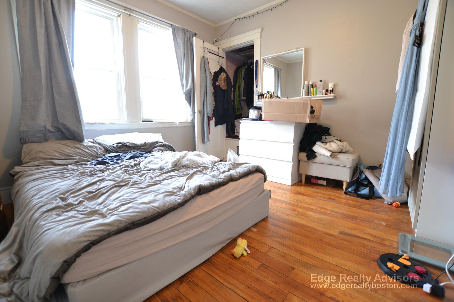 3 bed, 1 bath apartment for rent at 97 Oakland St Unit 1, Brighton — photo 7 of 7