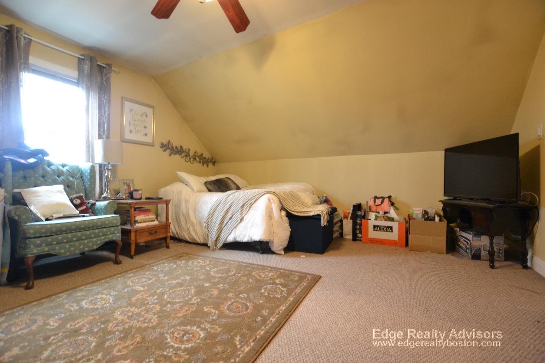 5 bed, 2 bath apartment for rent at 47 Hobson St Unit 2, Brighton — photo 13 of 15