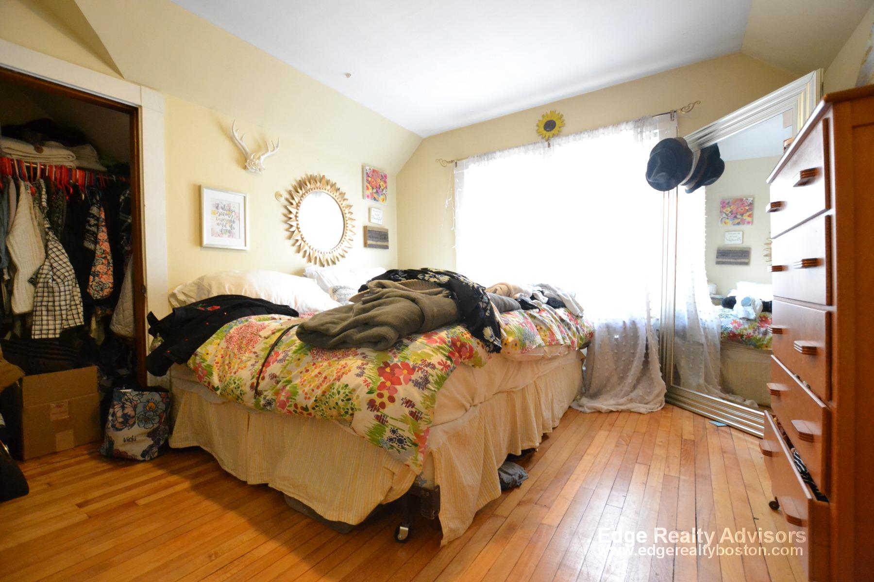 5 bed, 2 bath apartment for rent at 47 Hobson St Unit 2, Brighton — photo 12 of 15