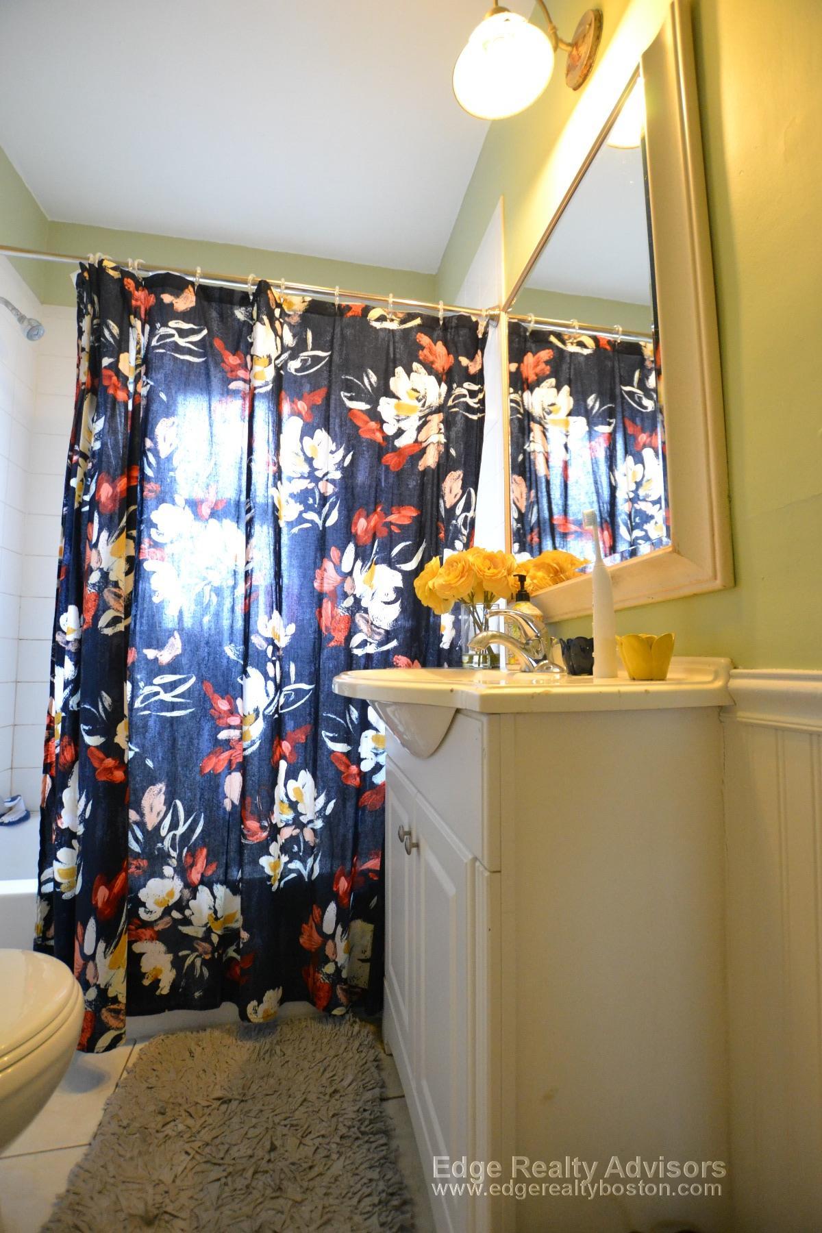 5 bed, 2 bath apartment for rent at 47 Hobson St Unit 2, Brighton — photo 10 of 15