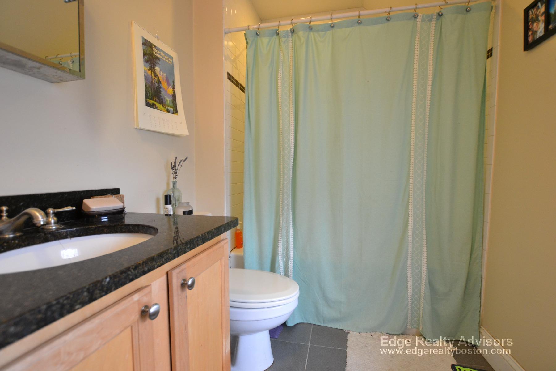 4 bed, 2 bath apartment for rent at 14 Eulita Ter Unit 2, Brighton — photo 8 of 11