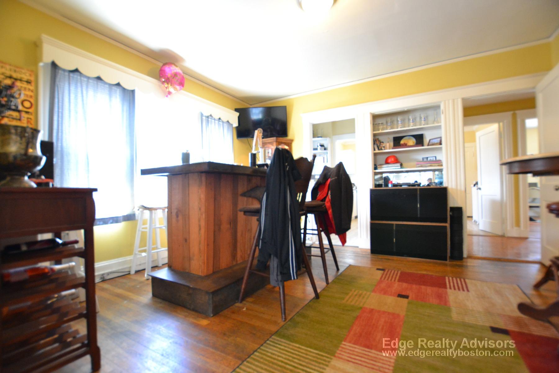 5 bed, 1 bath apartment for rent at 17 Bentley St Unit 2, Brighton — photo 5 of 14