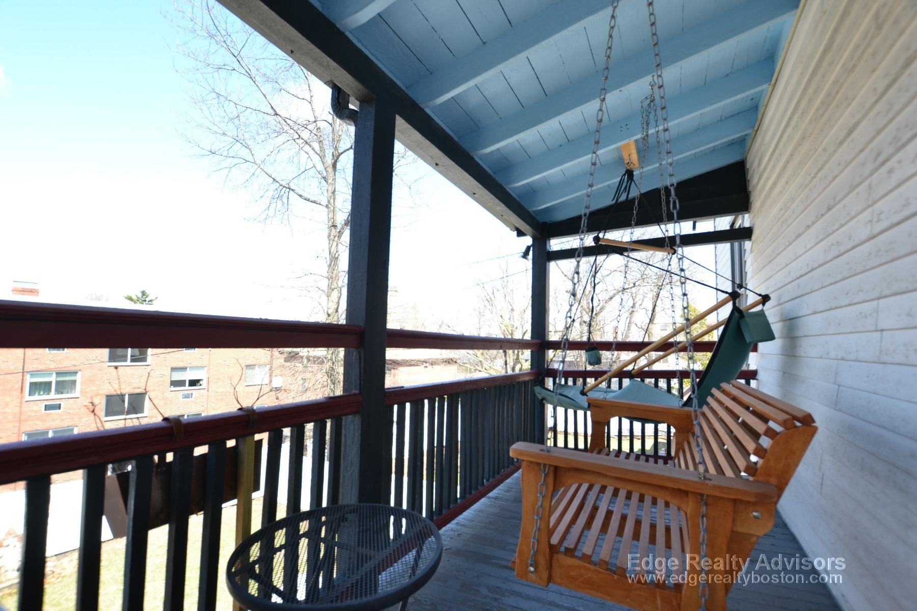 5 bed, 1 bath apartment for rent at 17 Bentley St Unit 2, Brighton — photo 6 of 14